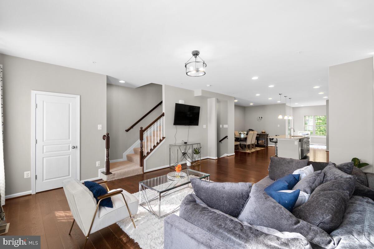 NORTH SHORE FOREST - Residential