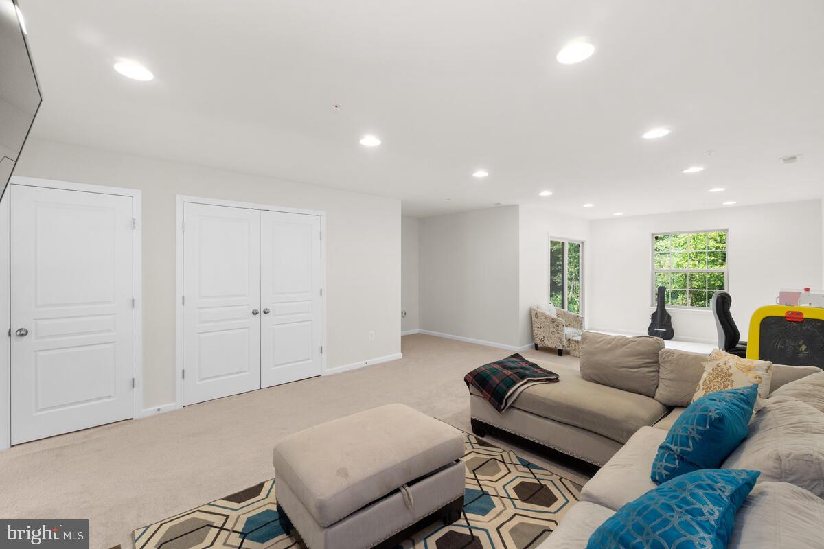 NORTH SHORE FOREST - Residential