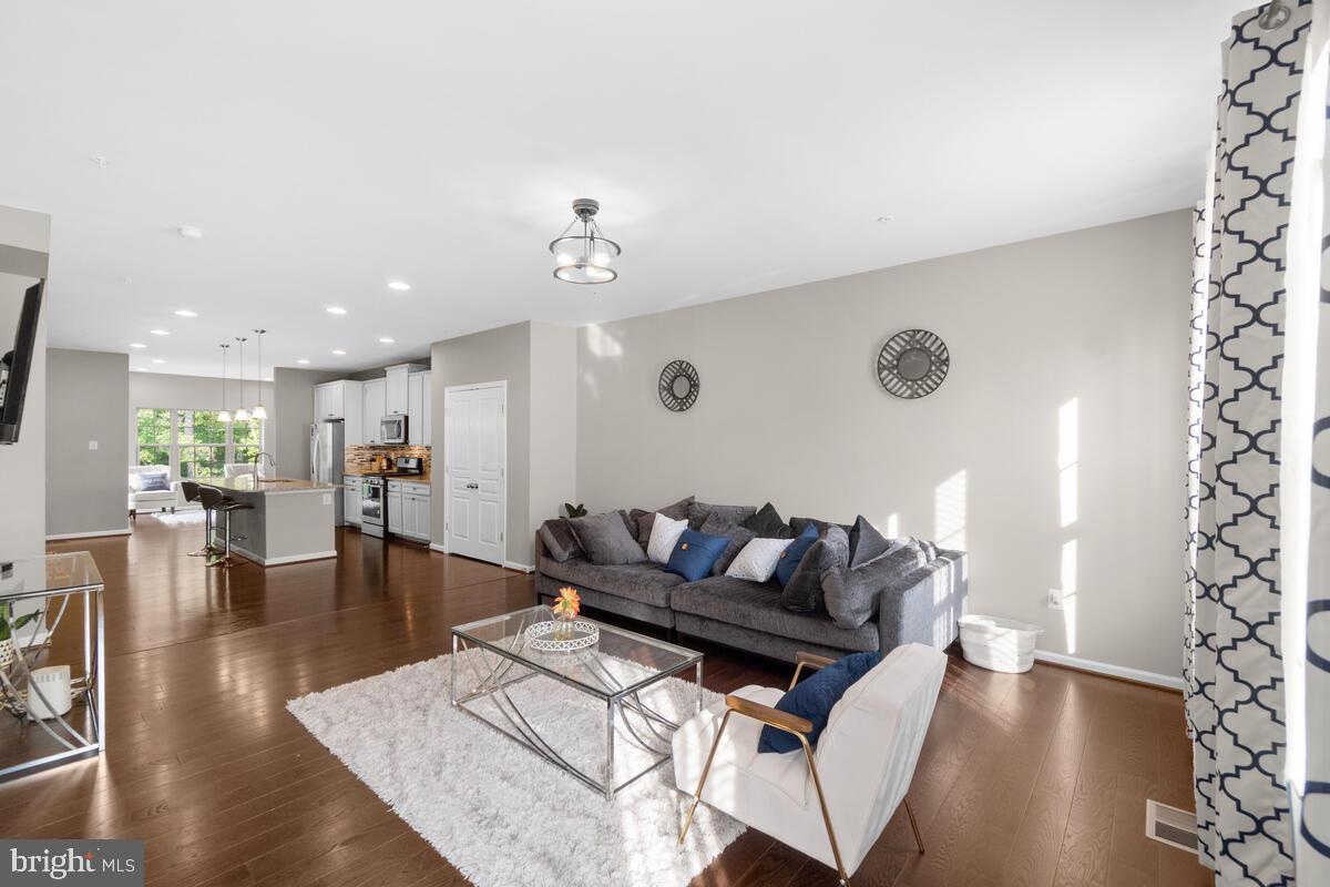 NORTH SHORE FOREST - Residential