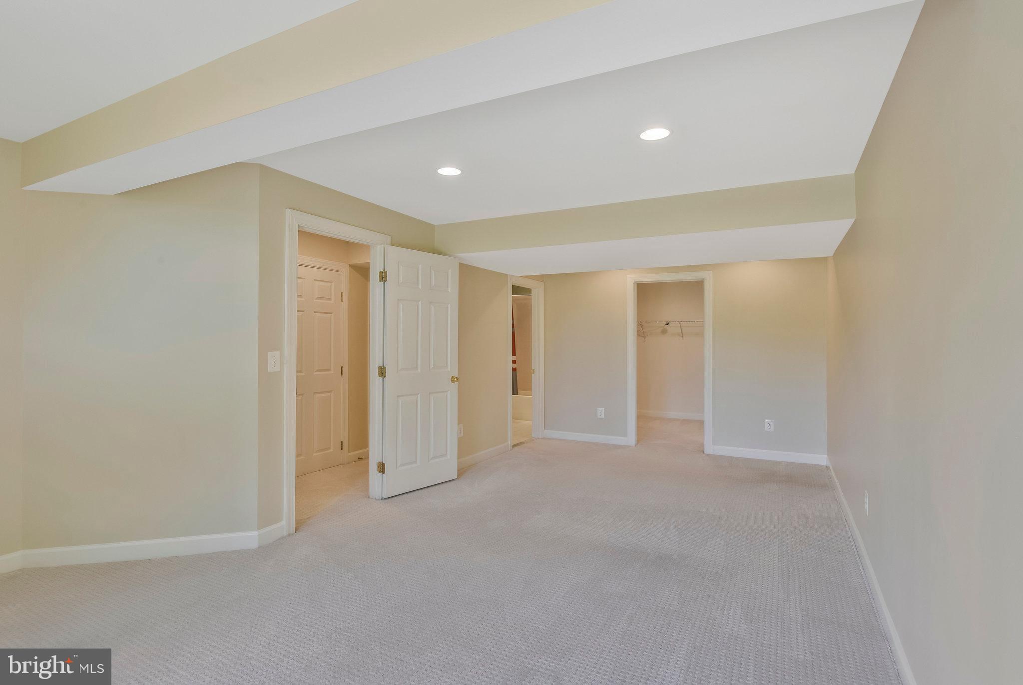 HOLLY RIDGE AT LAWNVALE - Residential