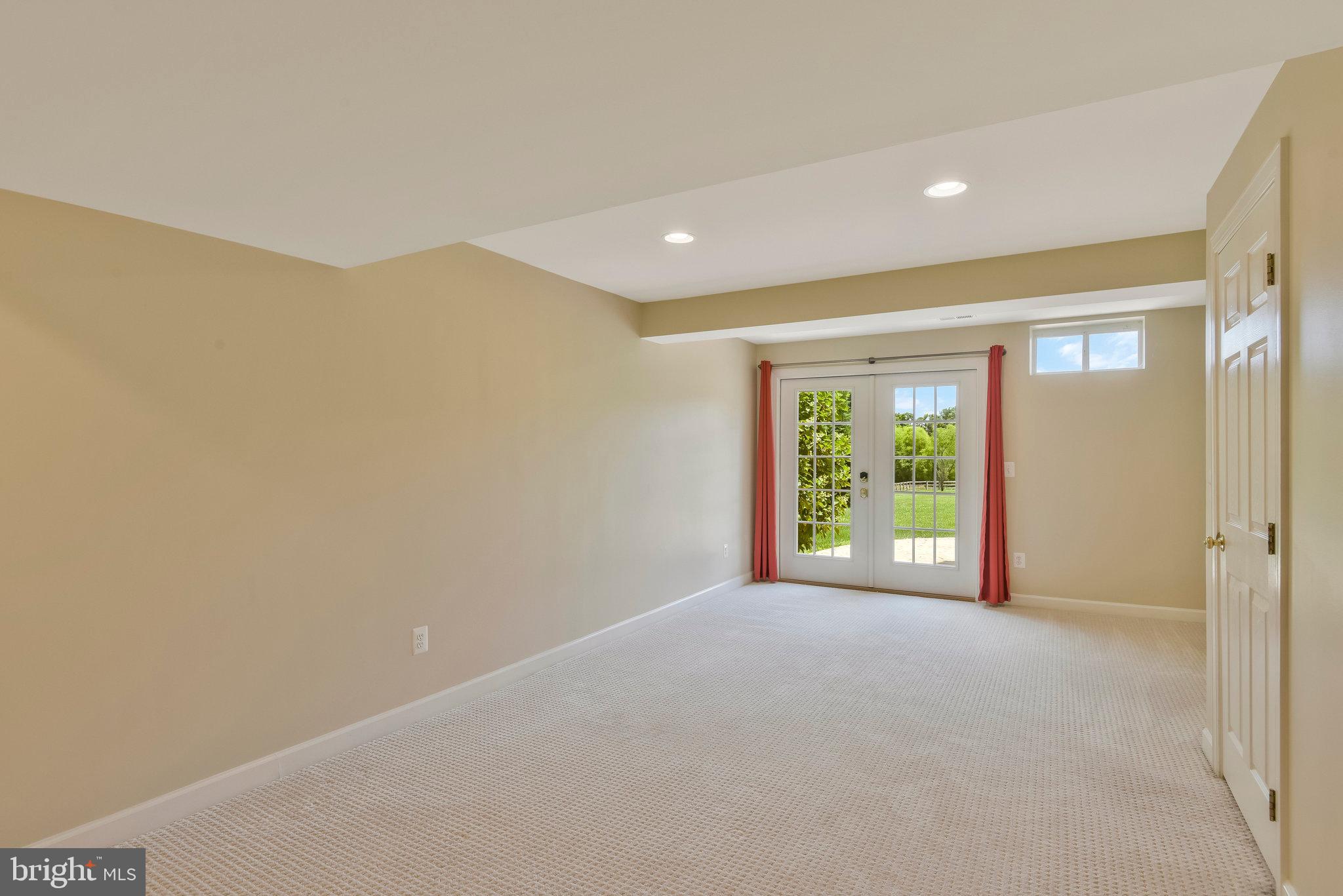 HOLLY RIDGE AT LAWNVALE - Residential