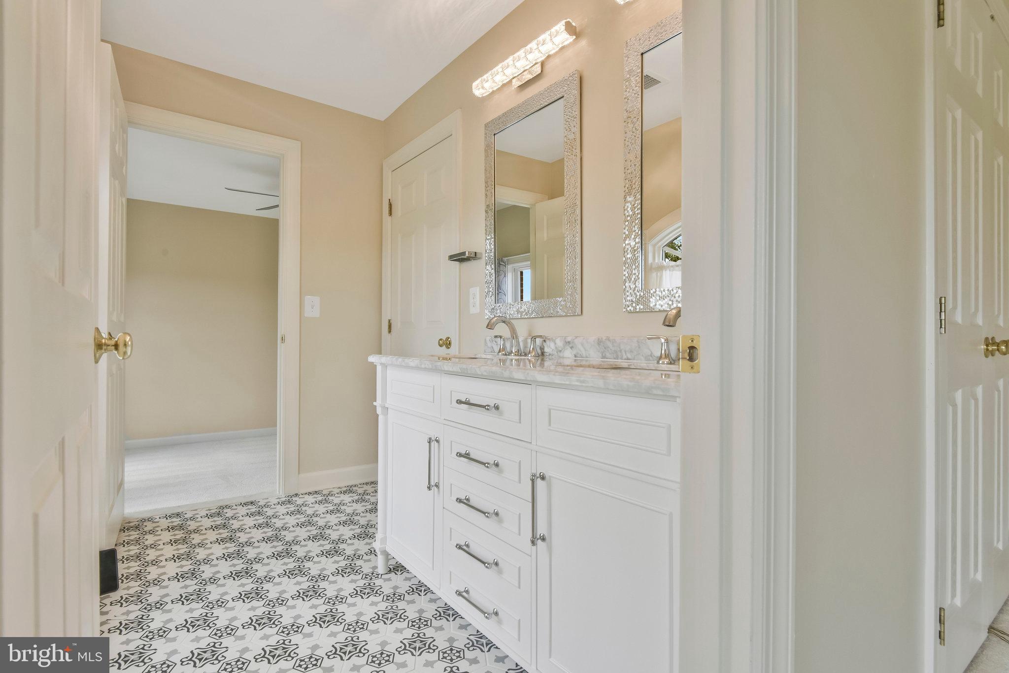 HOLLY RIDGE AT LAWNVALE - Residential