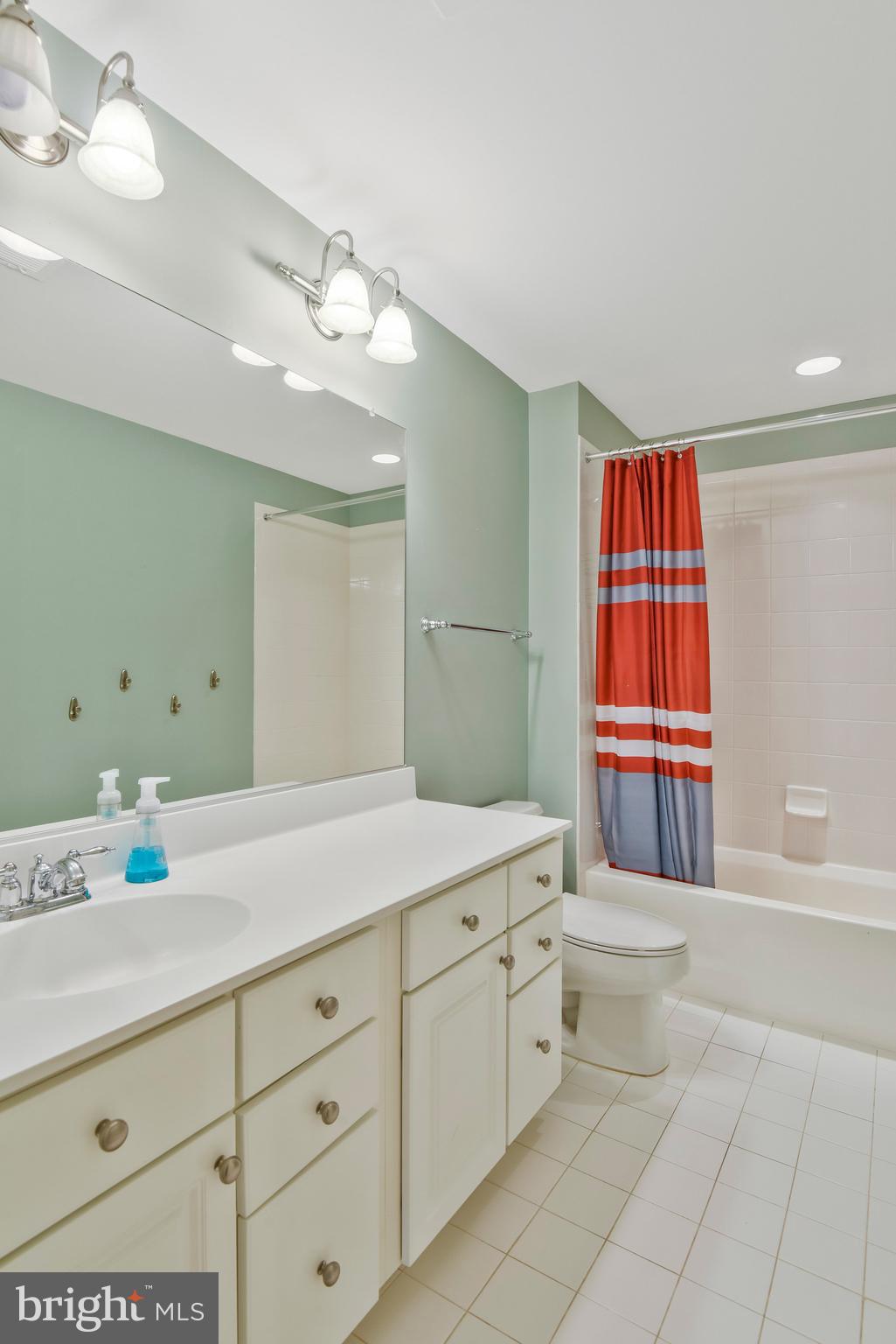 HOLLY RIDGE AT LAWNVALE - Residential