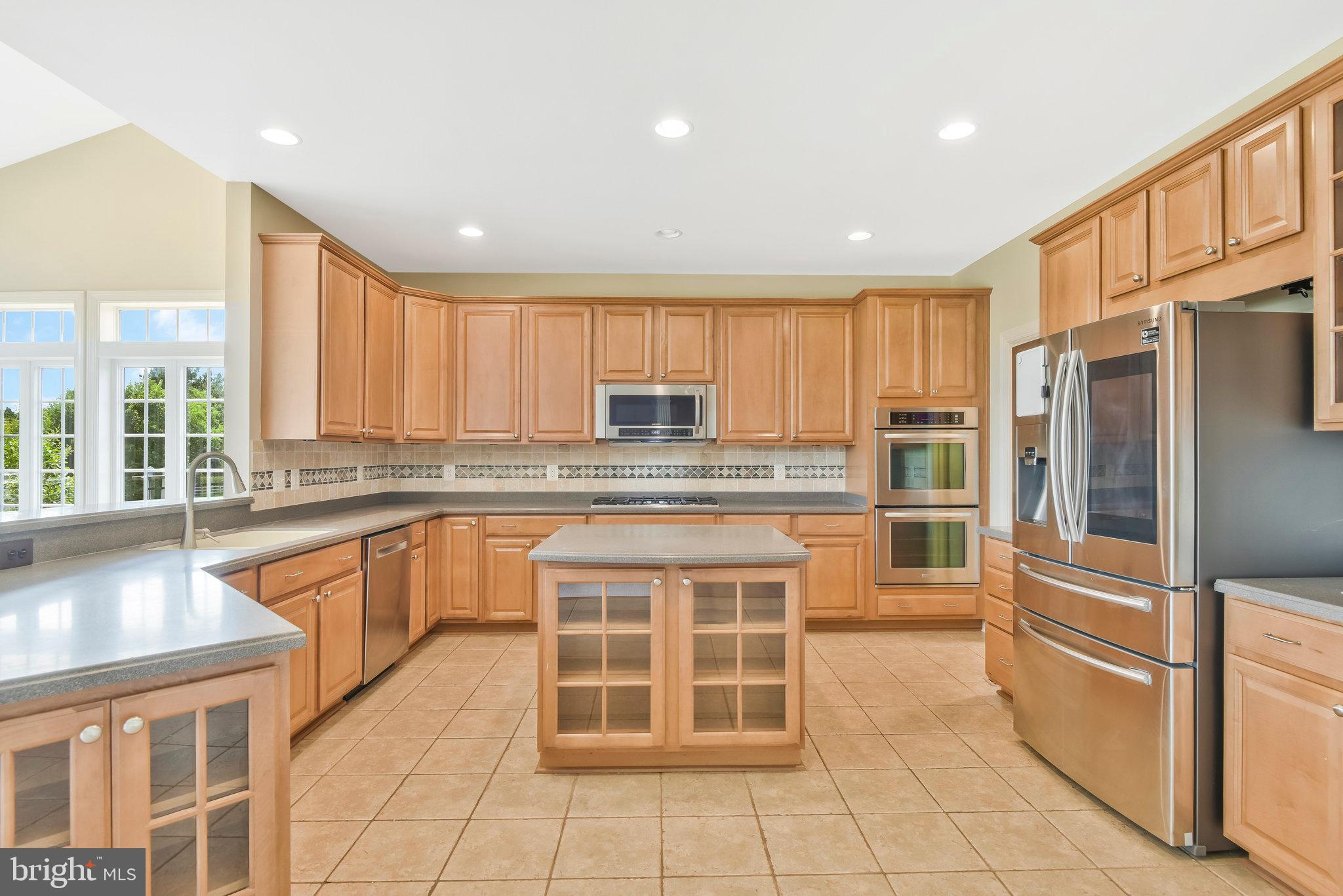 HOLLY RIDGE AT LAWNVALE - Residential