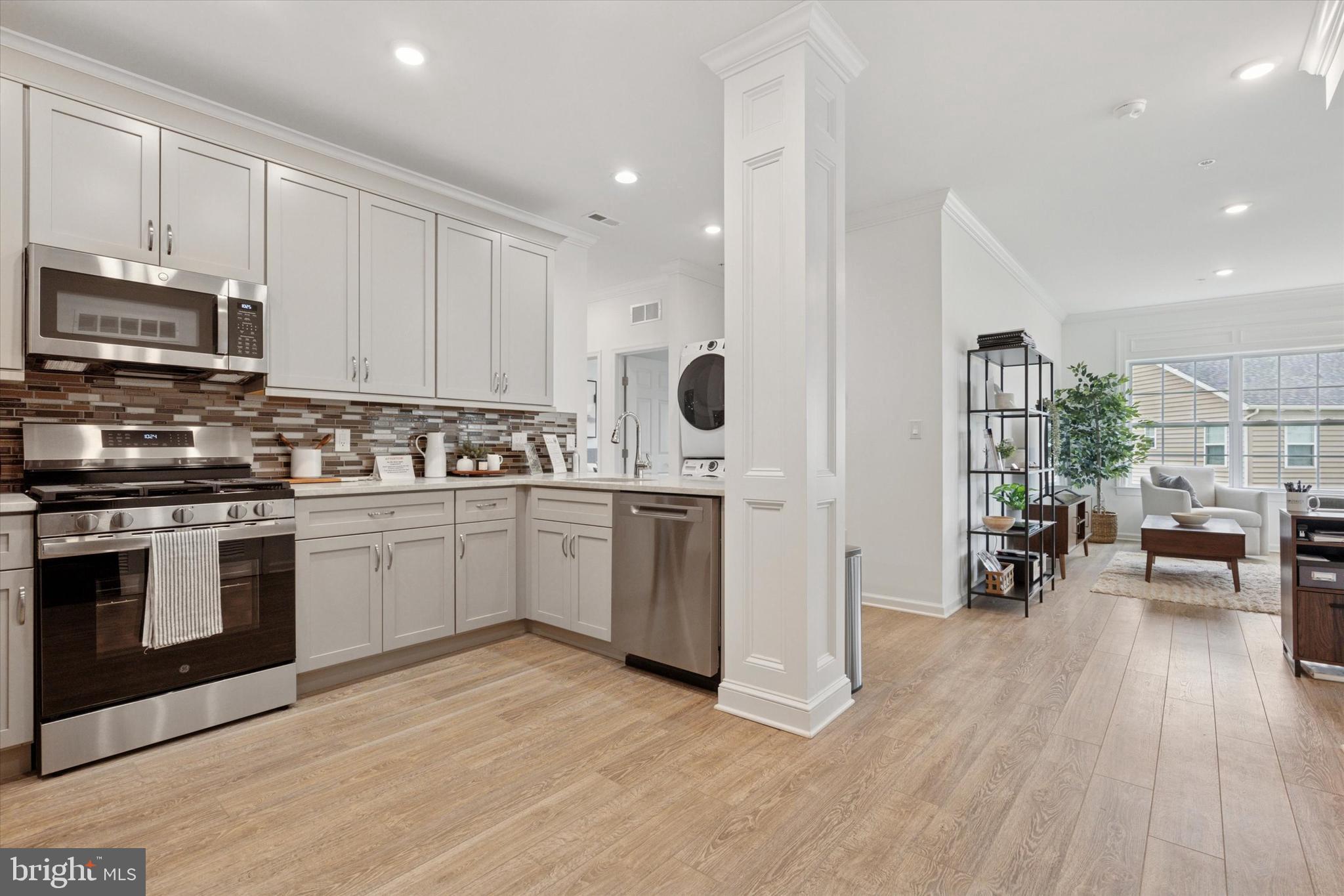 RADCLIFFE COURT - Residential