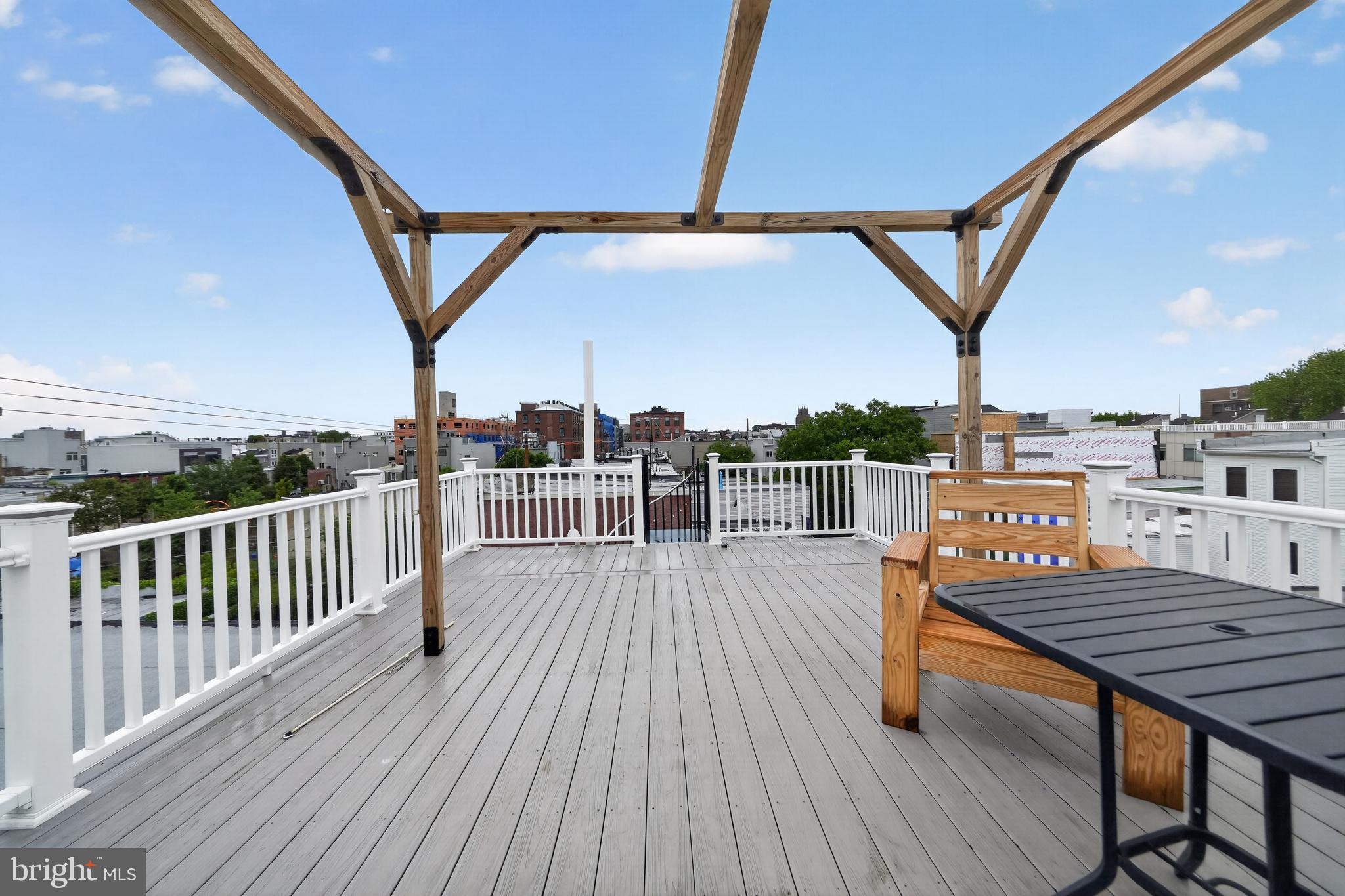 EAST KENSINGTON - Residential