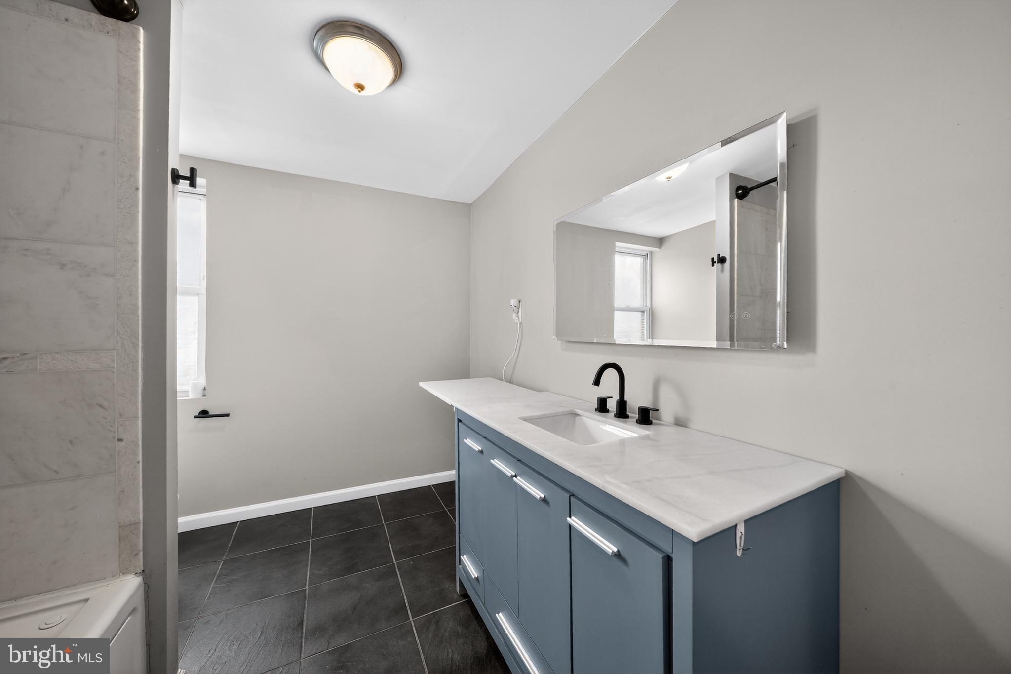 EAST KENSINGTON - Residential