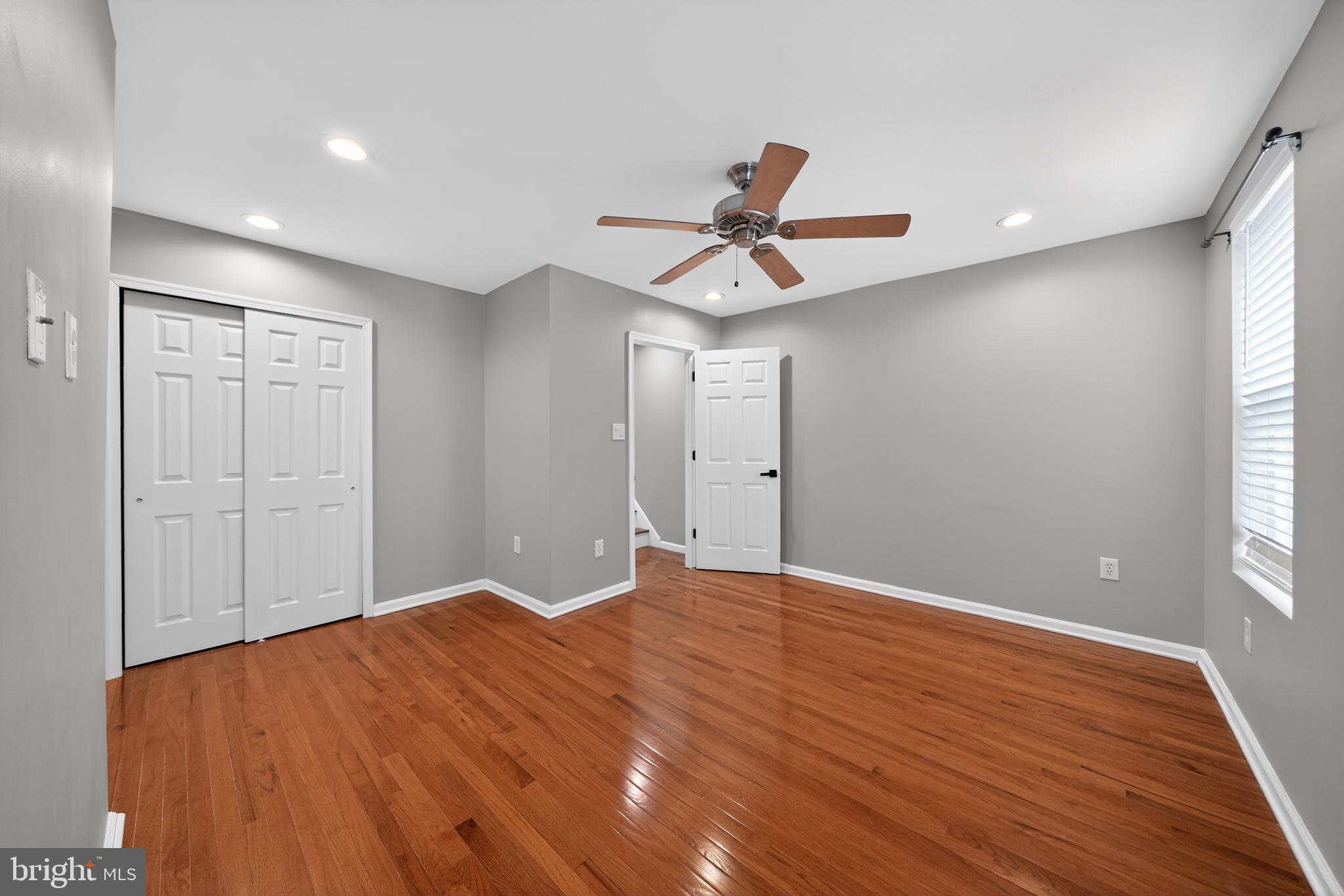 EAST KENSINGTON - Residential