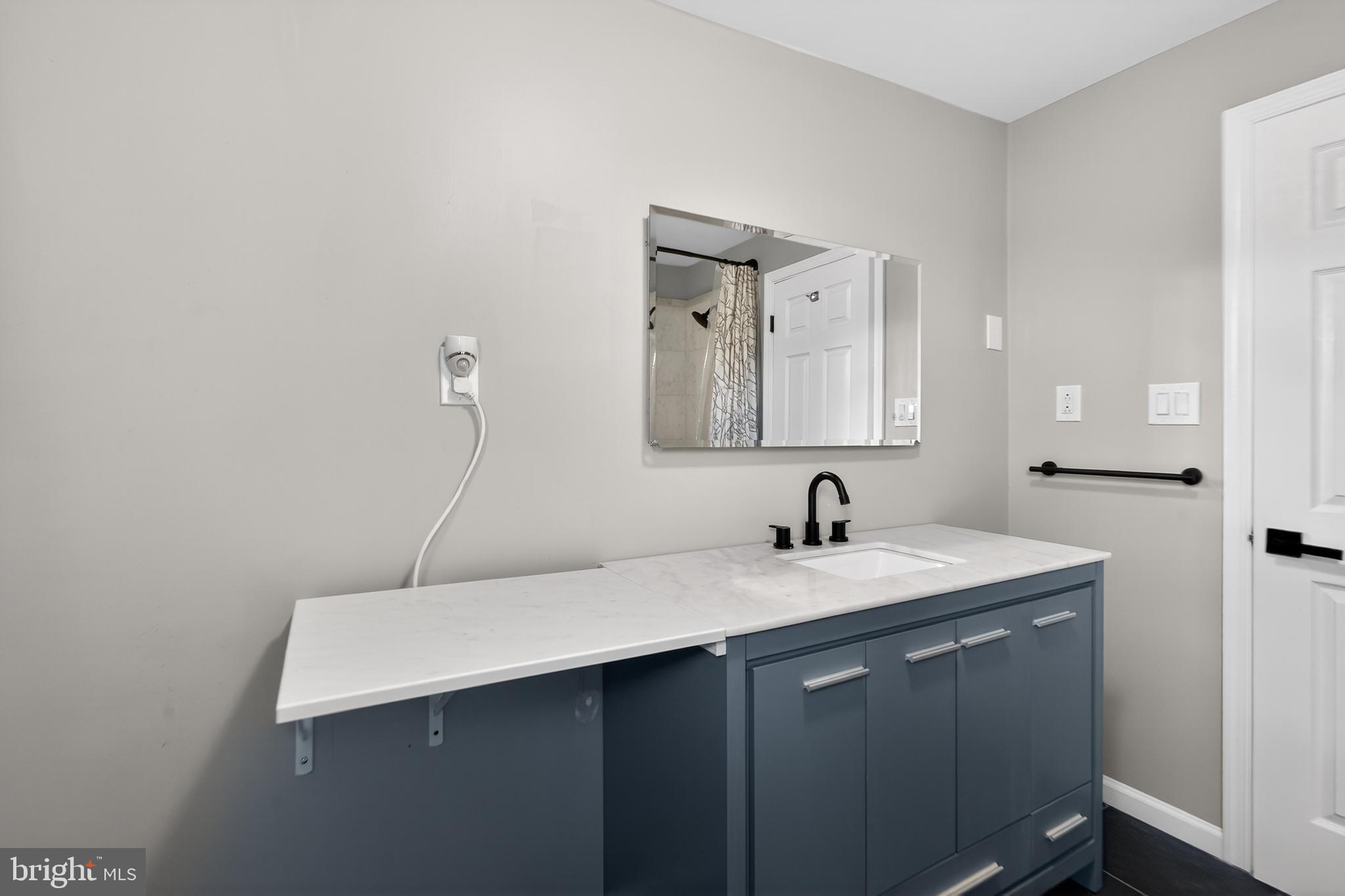 EAST KENSINGTON - Residential