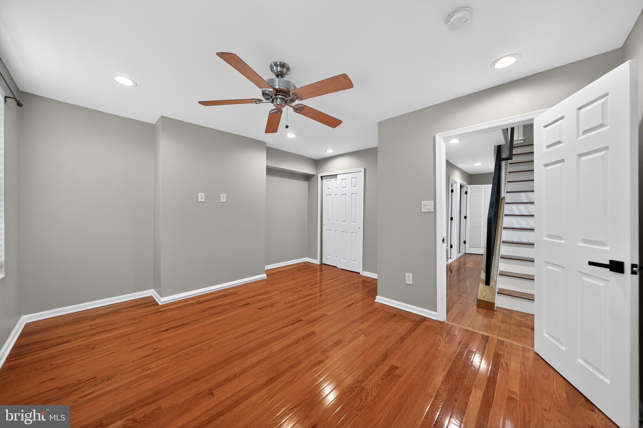EAST KENSINGTON - Residential