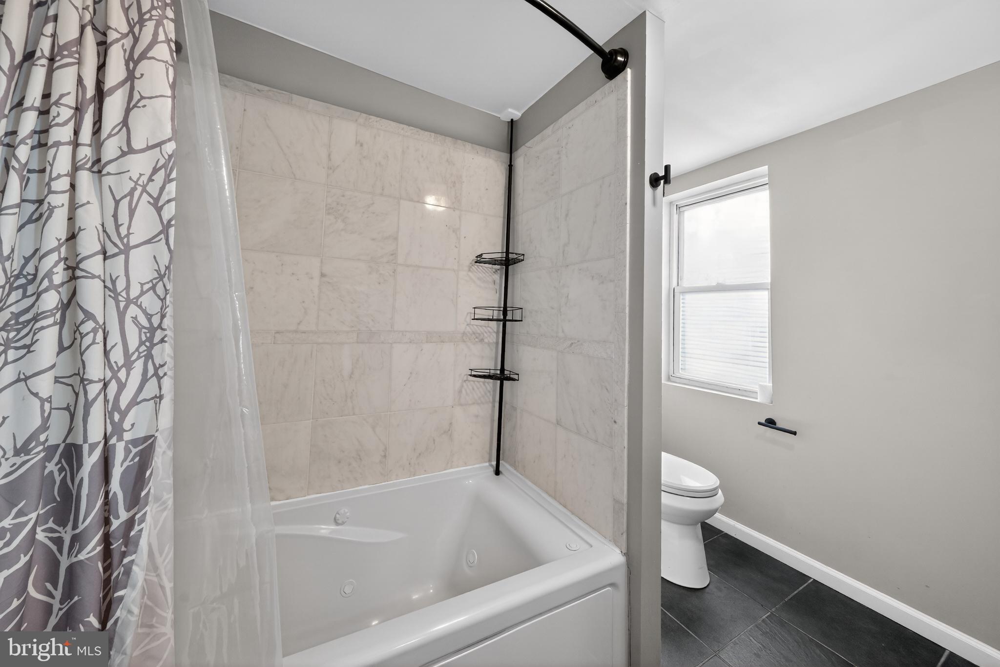 EAST KENSINGTON - Residential