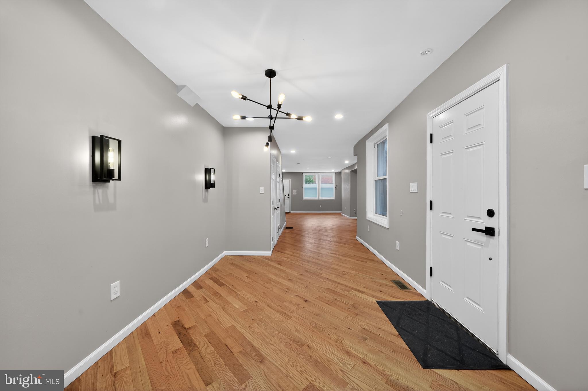 EAST KENSINGTON - Residential