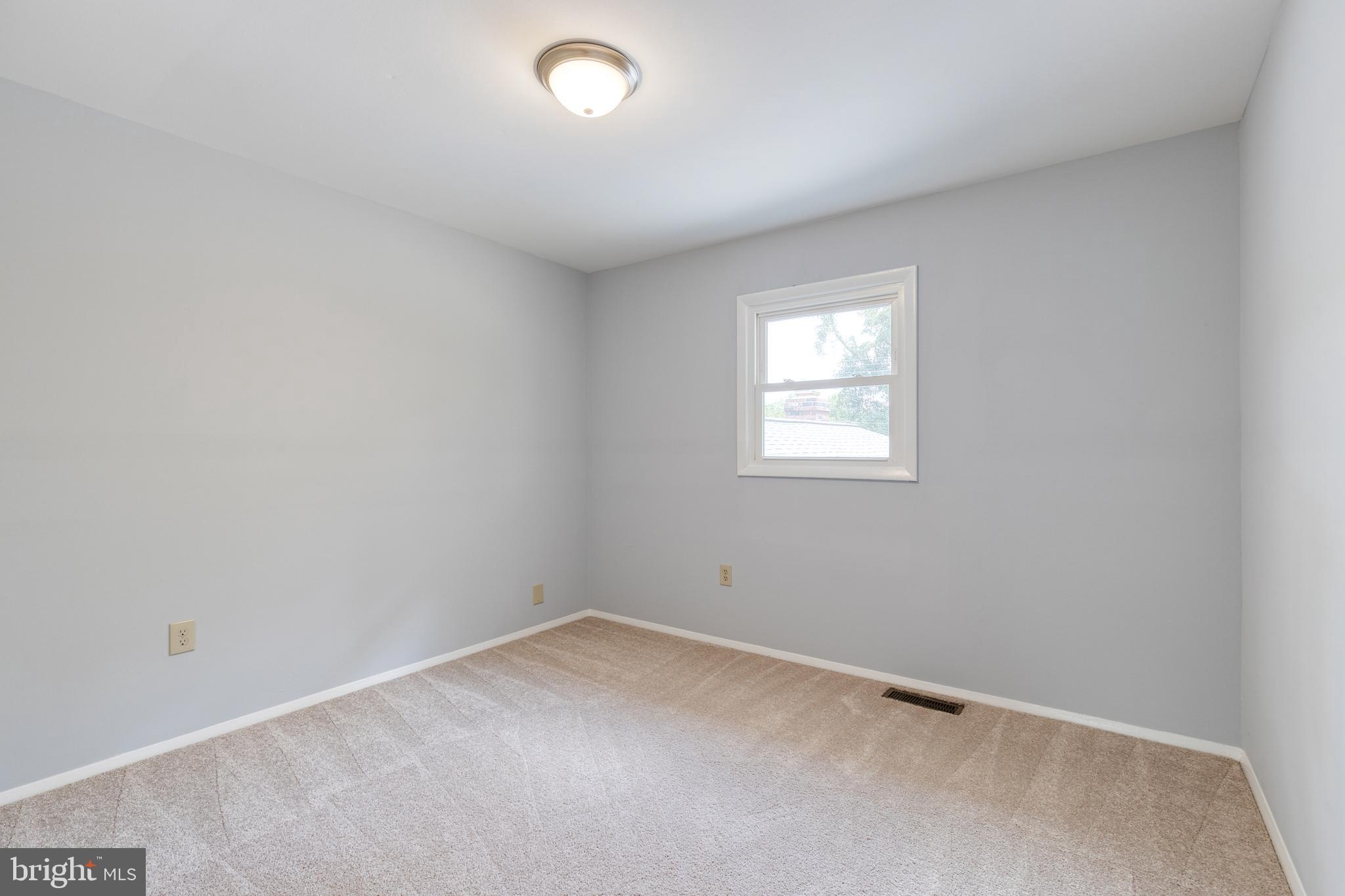 FOUR SEASONS ESTATES - Residential Lease