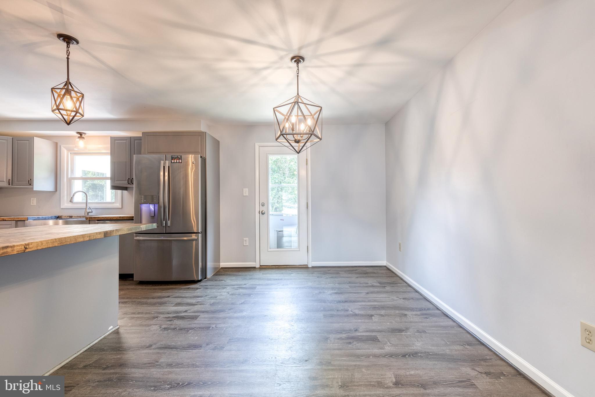 FOUR SEASONS ESTATES - Residential Lease