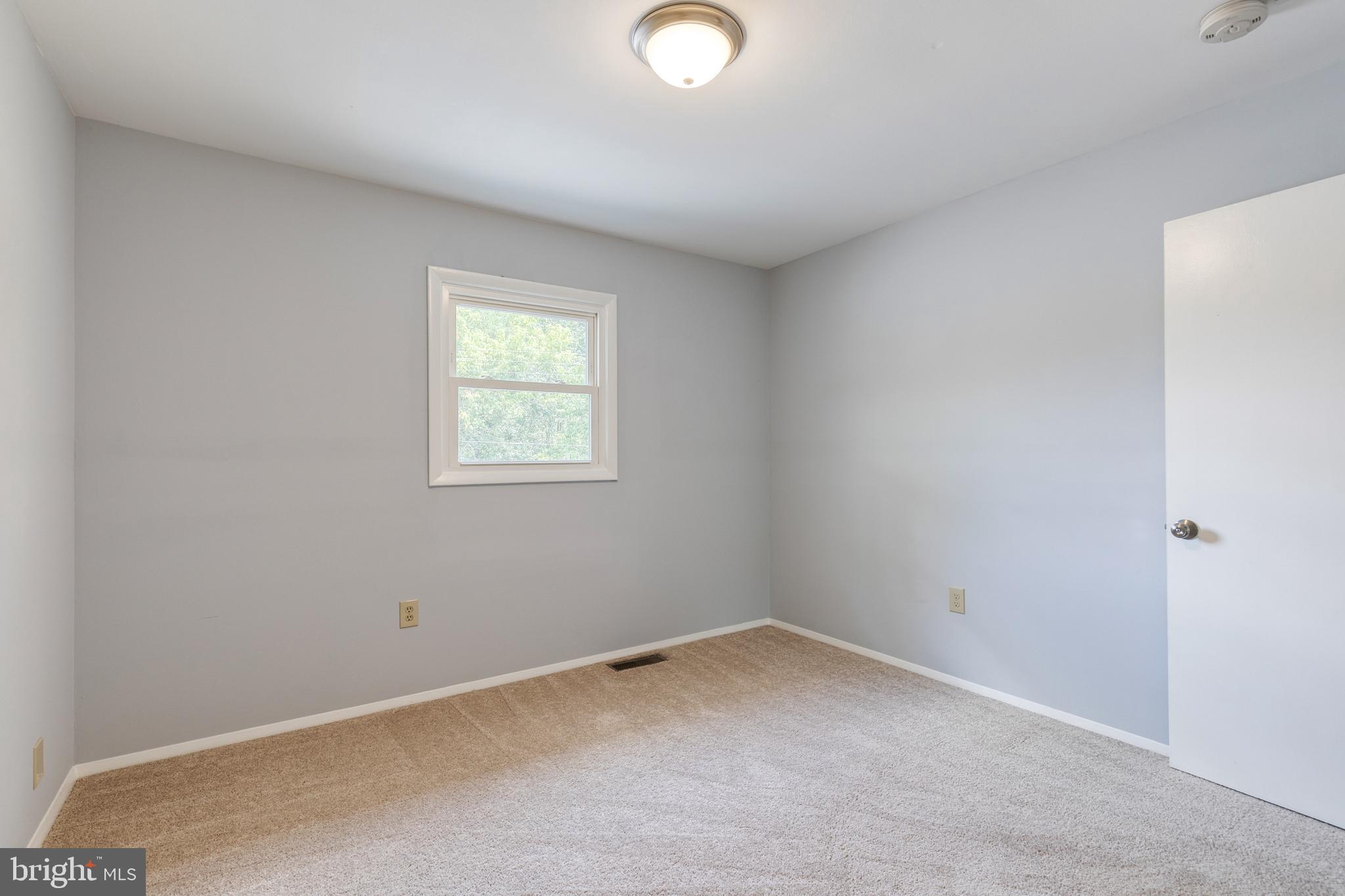 FOUR SEASONS ESTATES - Residential Lease