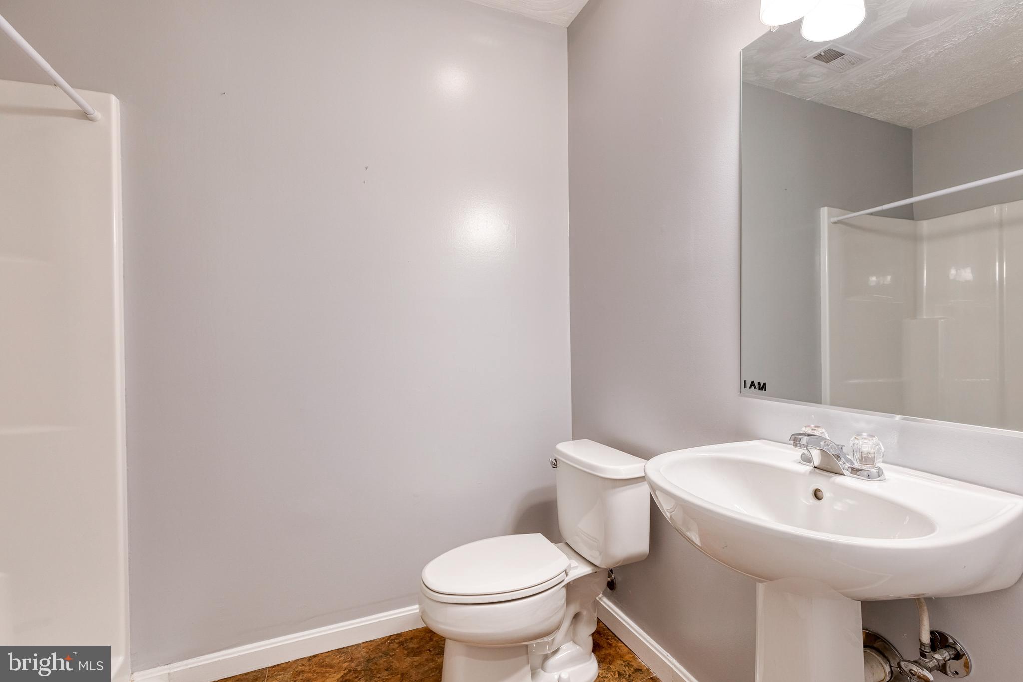 FOUR SEASONS ESTATES - Residential Lease