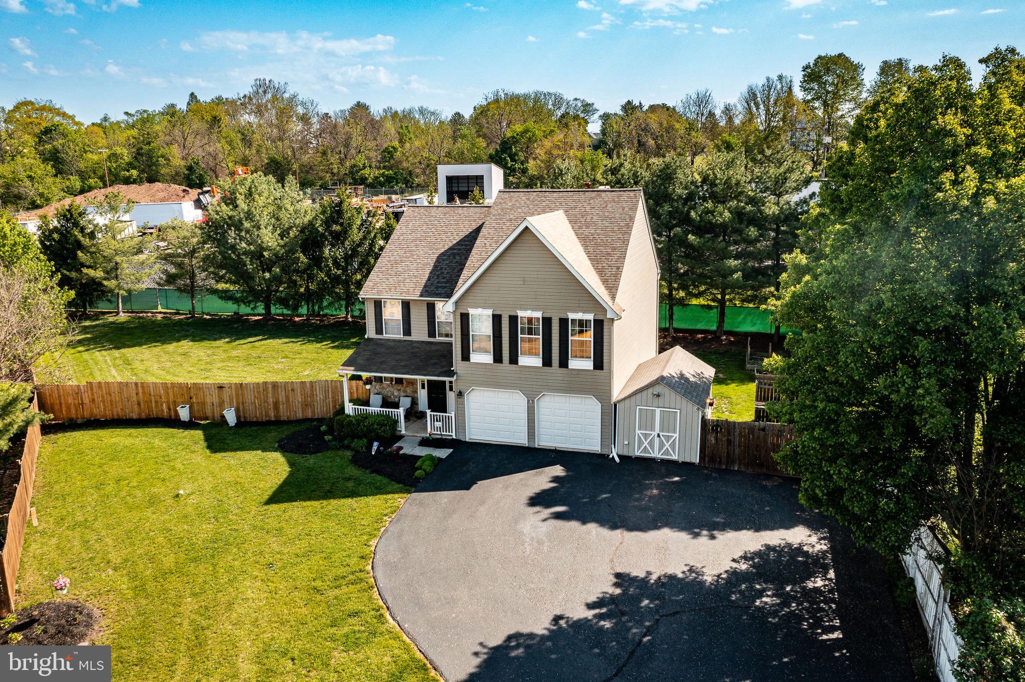 PENNSBURG - Residential