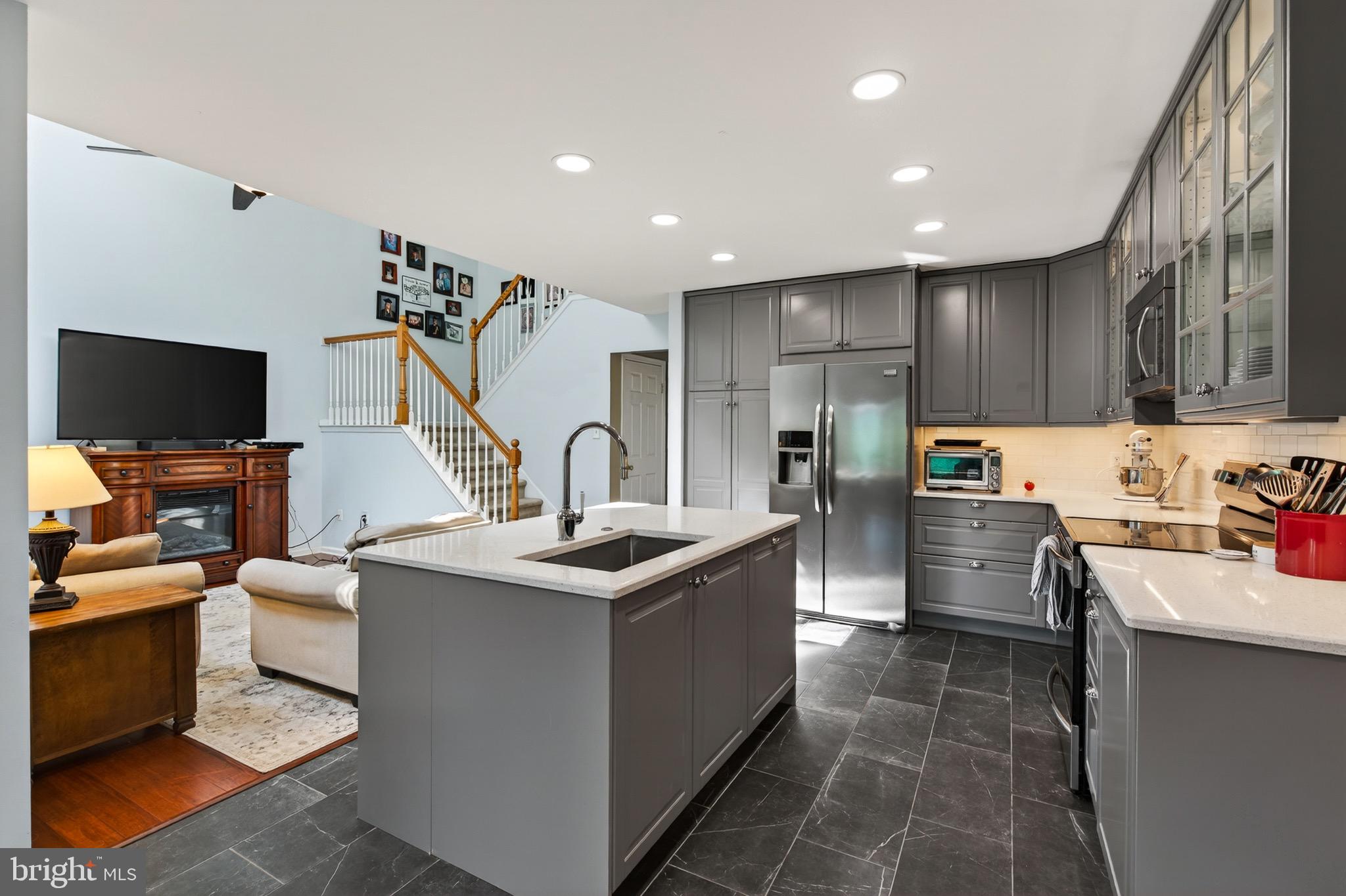PENNSBURG - Residential