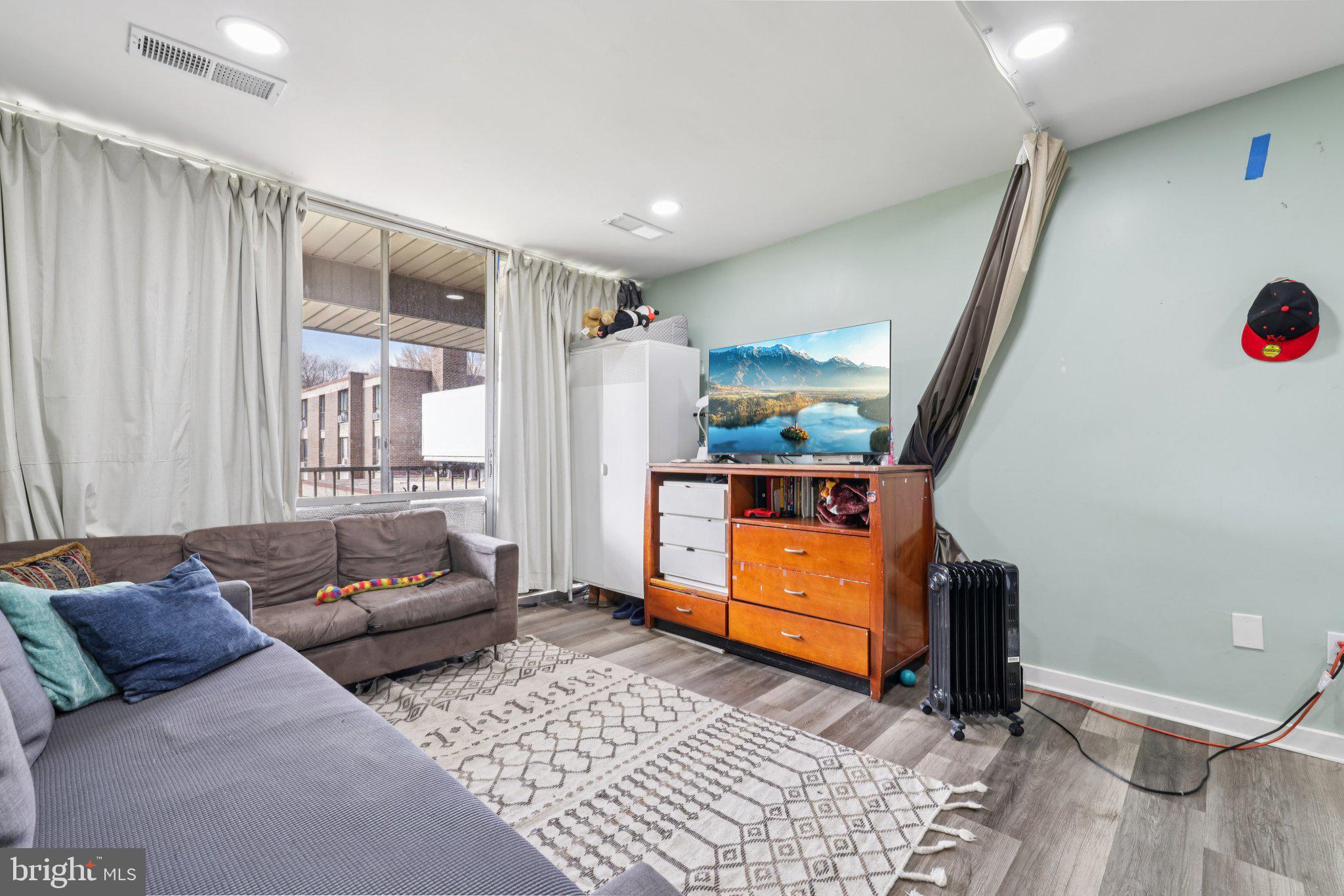 BEDFORD TOWNE CONDO - Residential