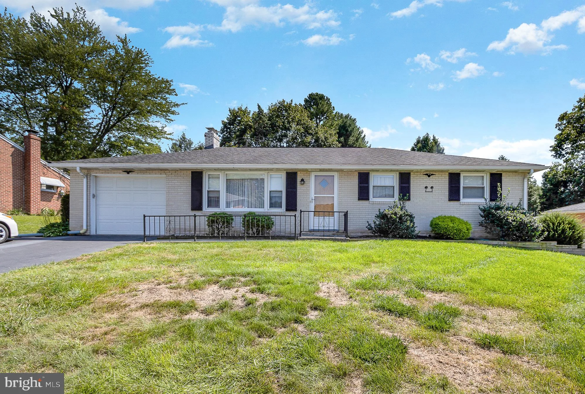 140 Penwood Road, York, PA 17406