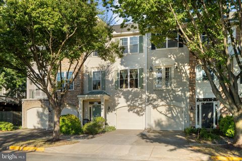 25336 ASHBURY DRIVE CHANTILLY VA 20152