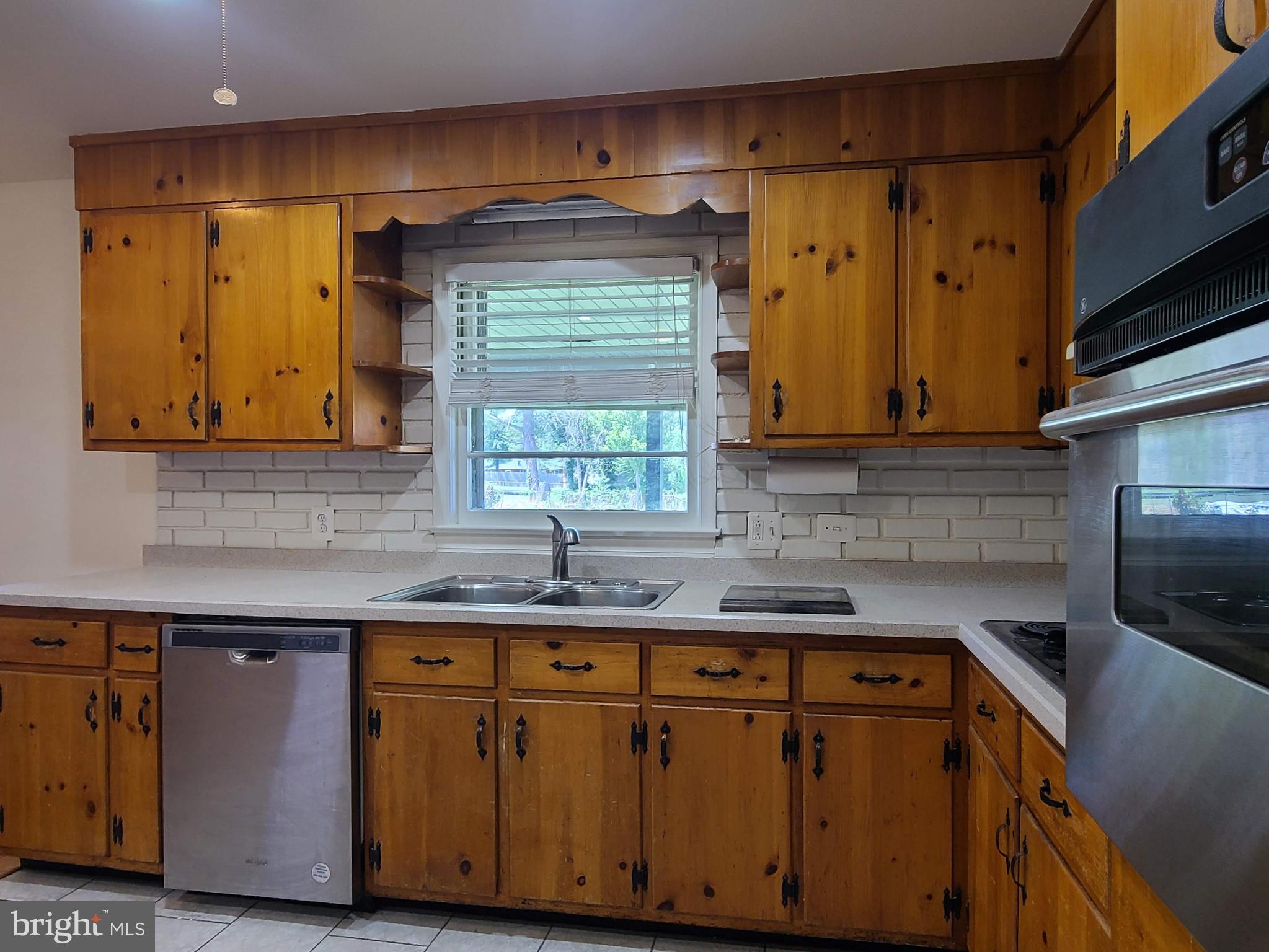 MT. PLEASANT ESTATES - Residential Lease