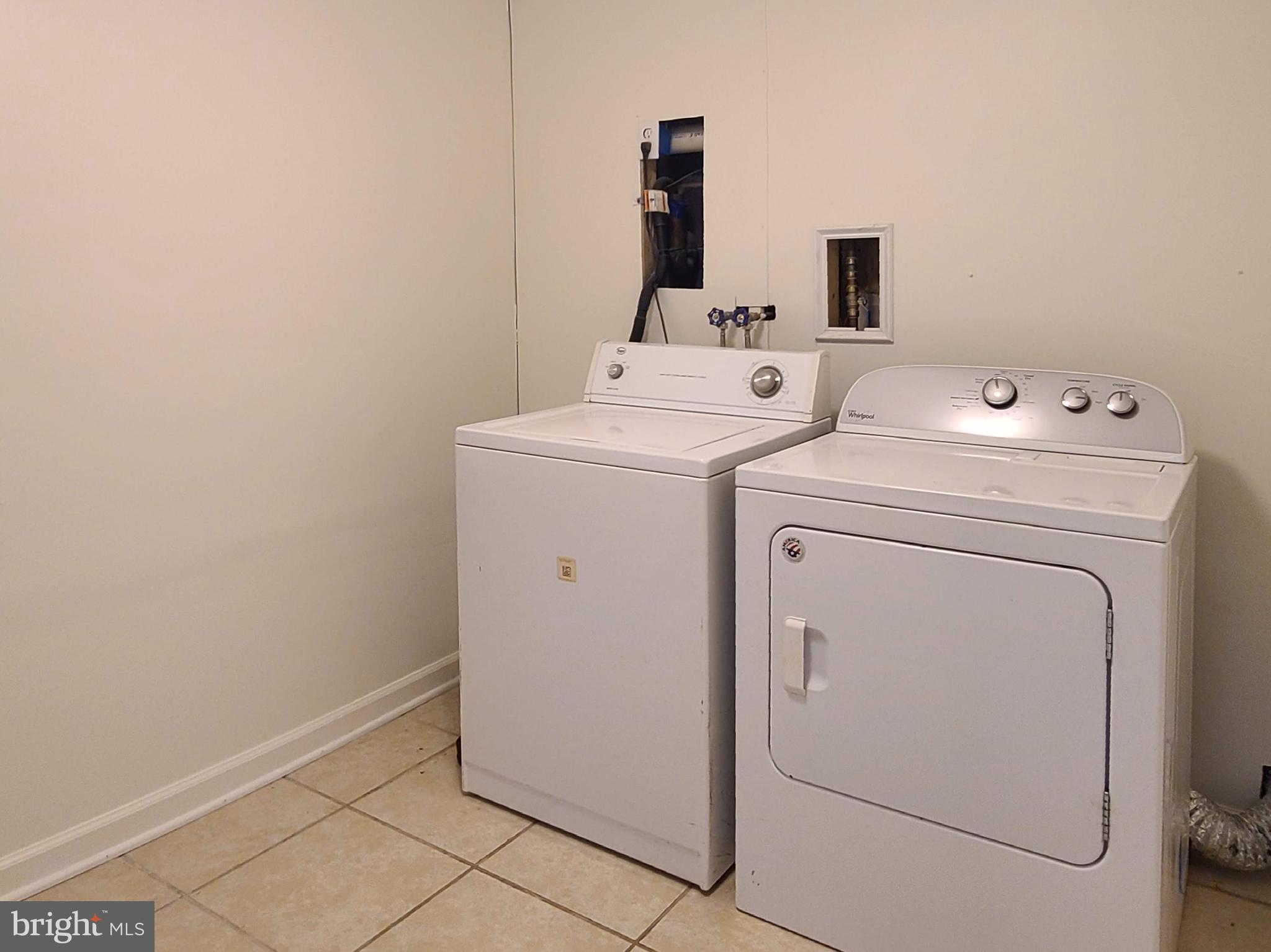 MT. PLEASANT ESTATES - Residential Lease