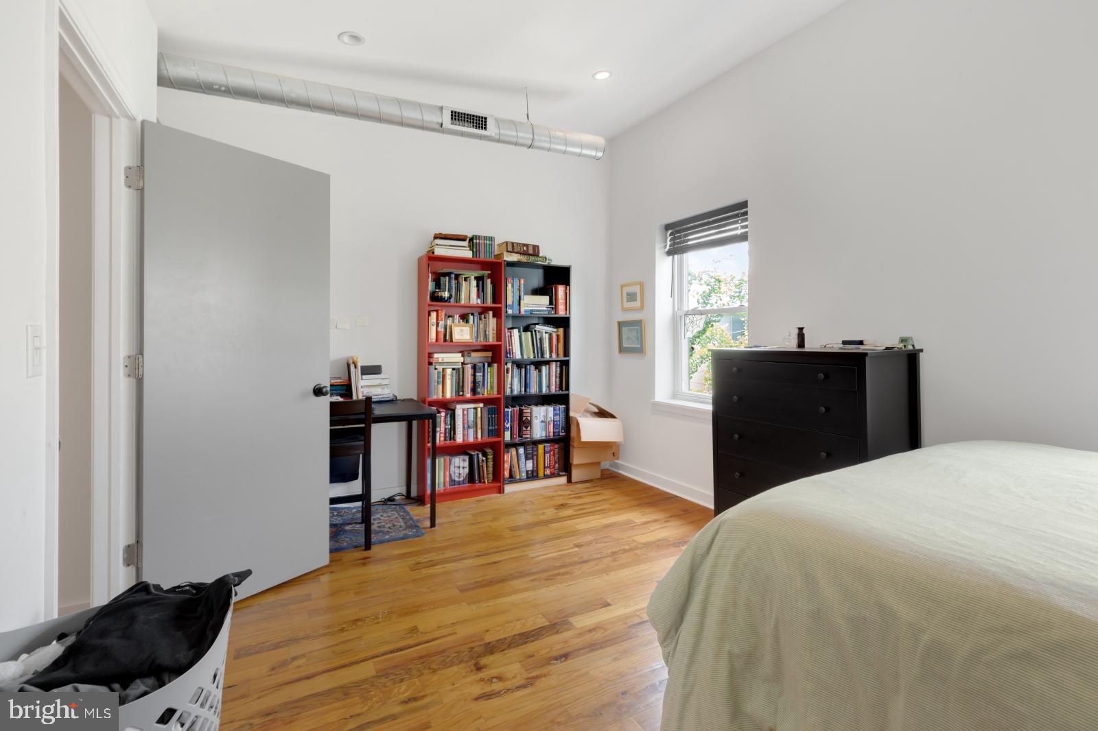 EAST KENSINGTON - Residential Lease