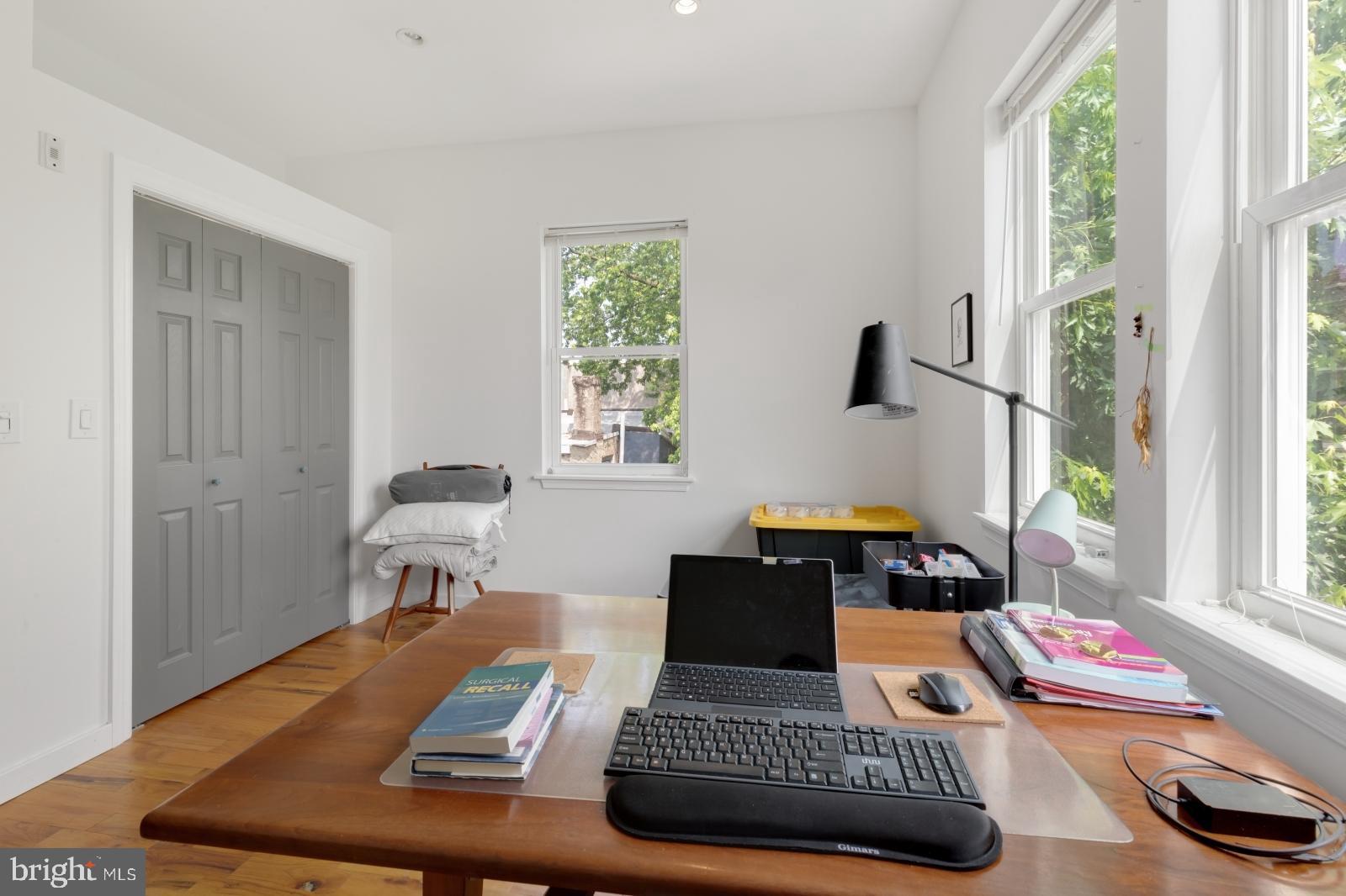 EAST KENSINGTON - Residential Lease