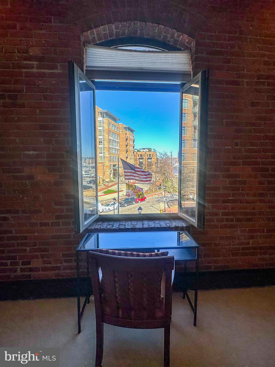 HENDERSON'S WHARF - Residential