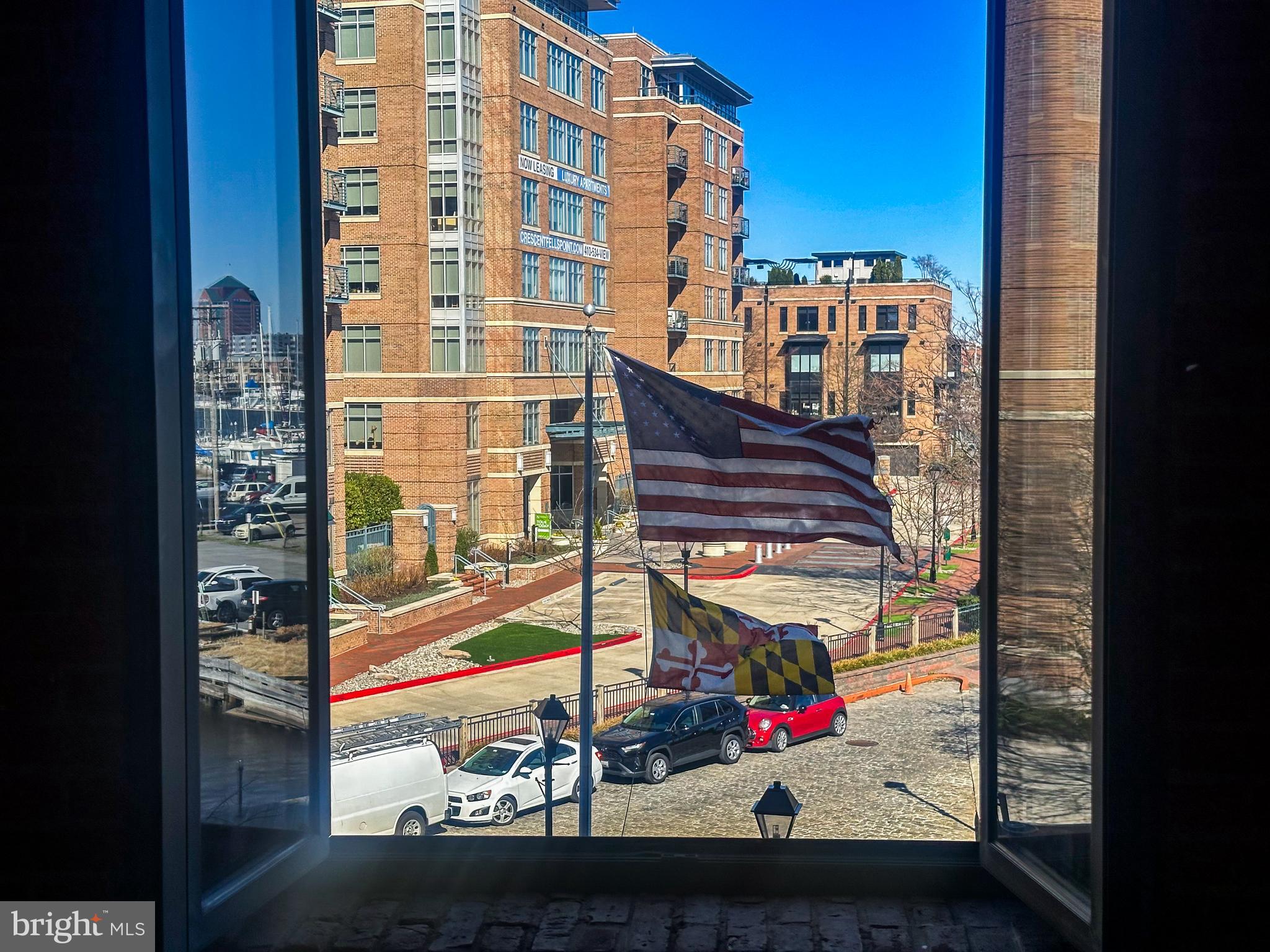 HENDERSON'S WHARF - Residential