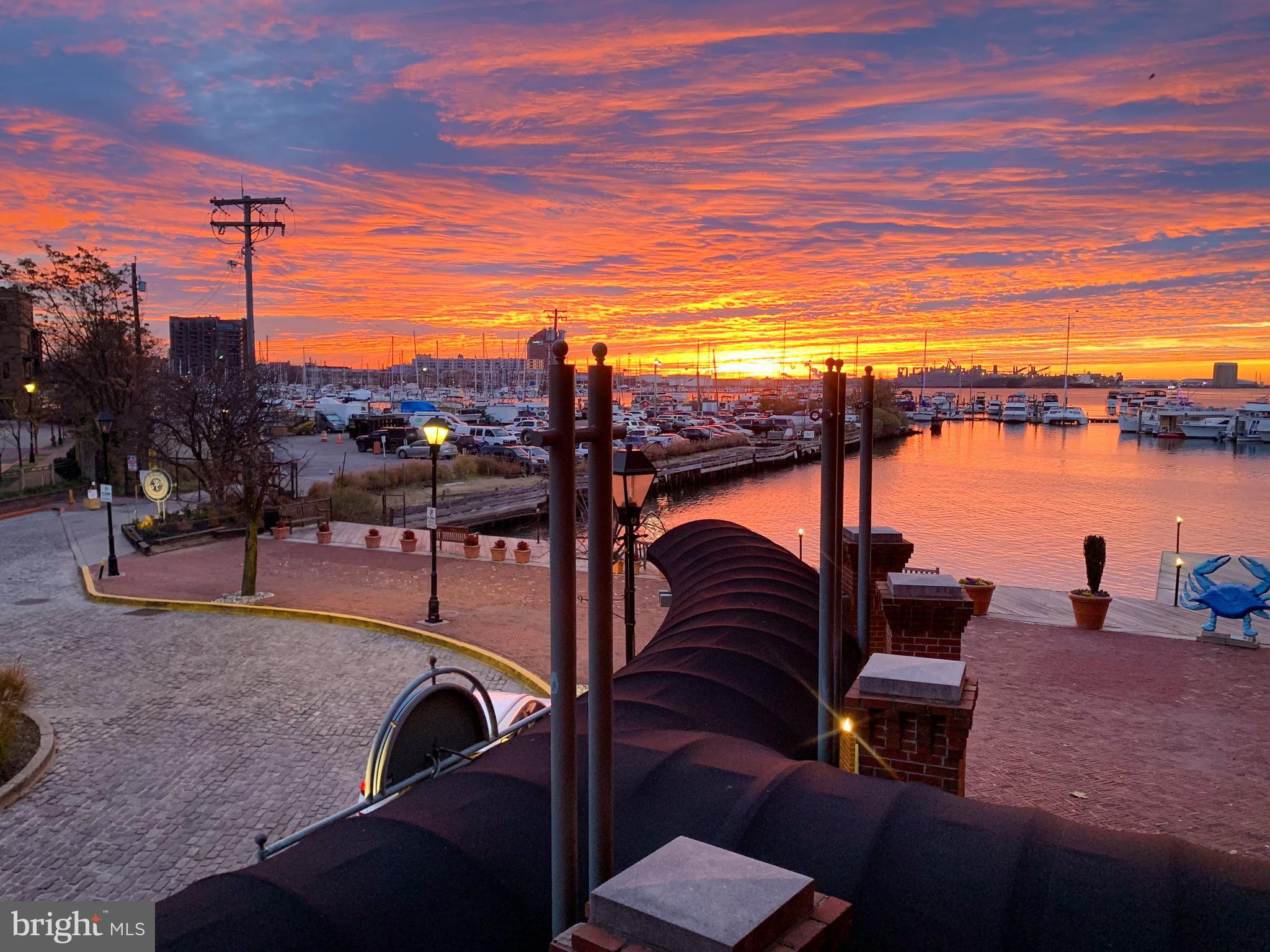 HENDERSON'S WHARF - Residential