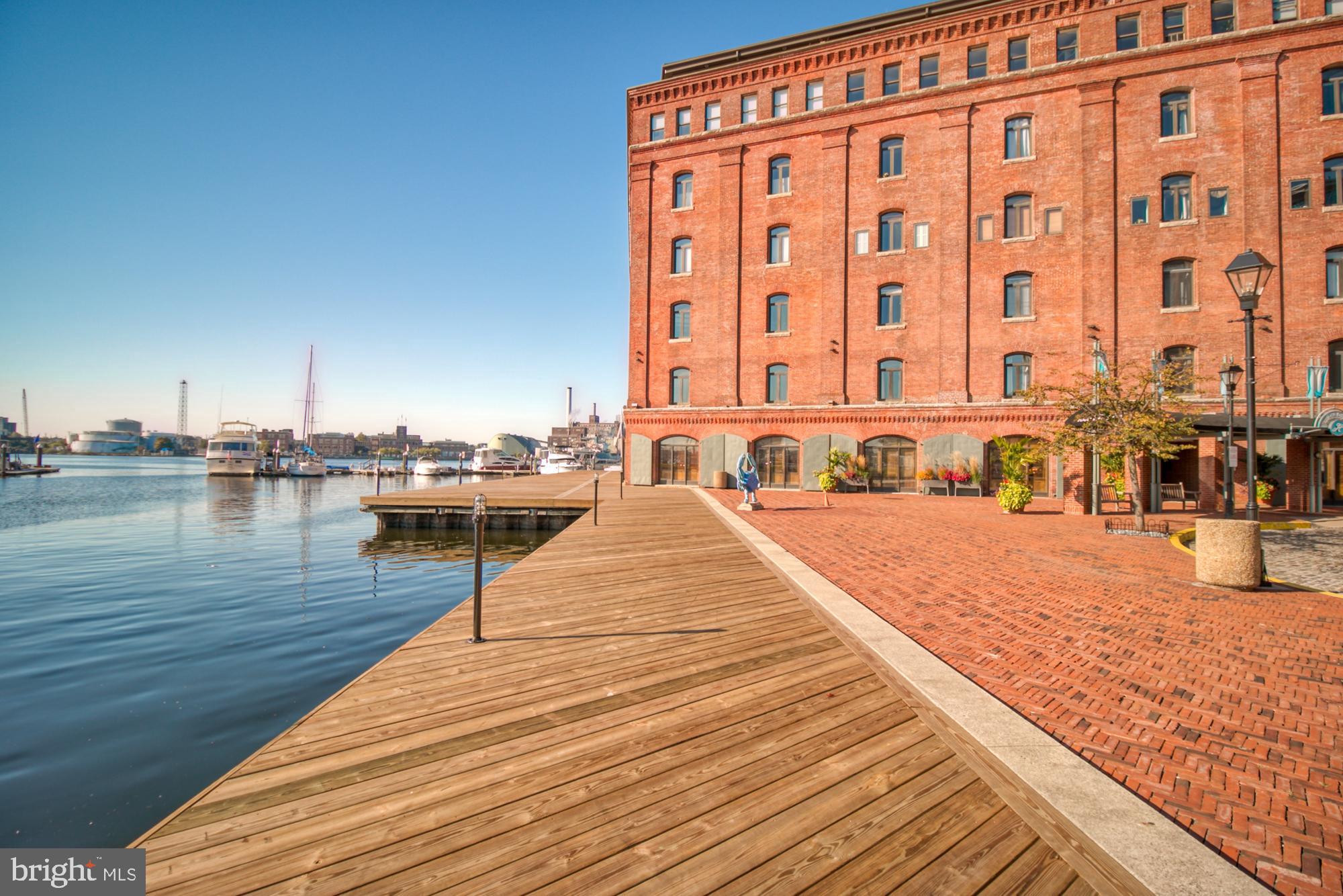 HENDERSON'S WHARF - Residential