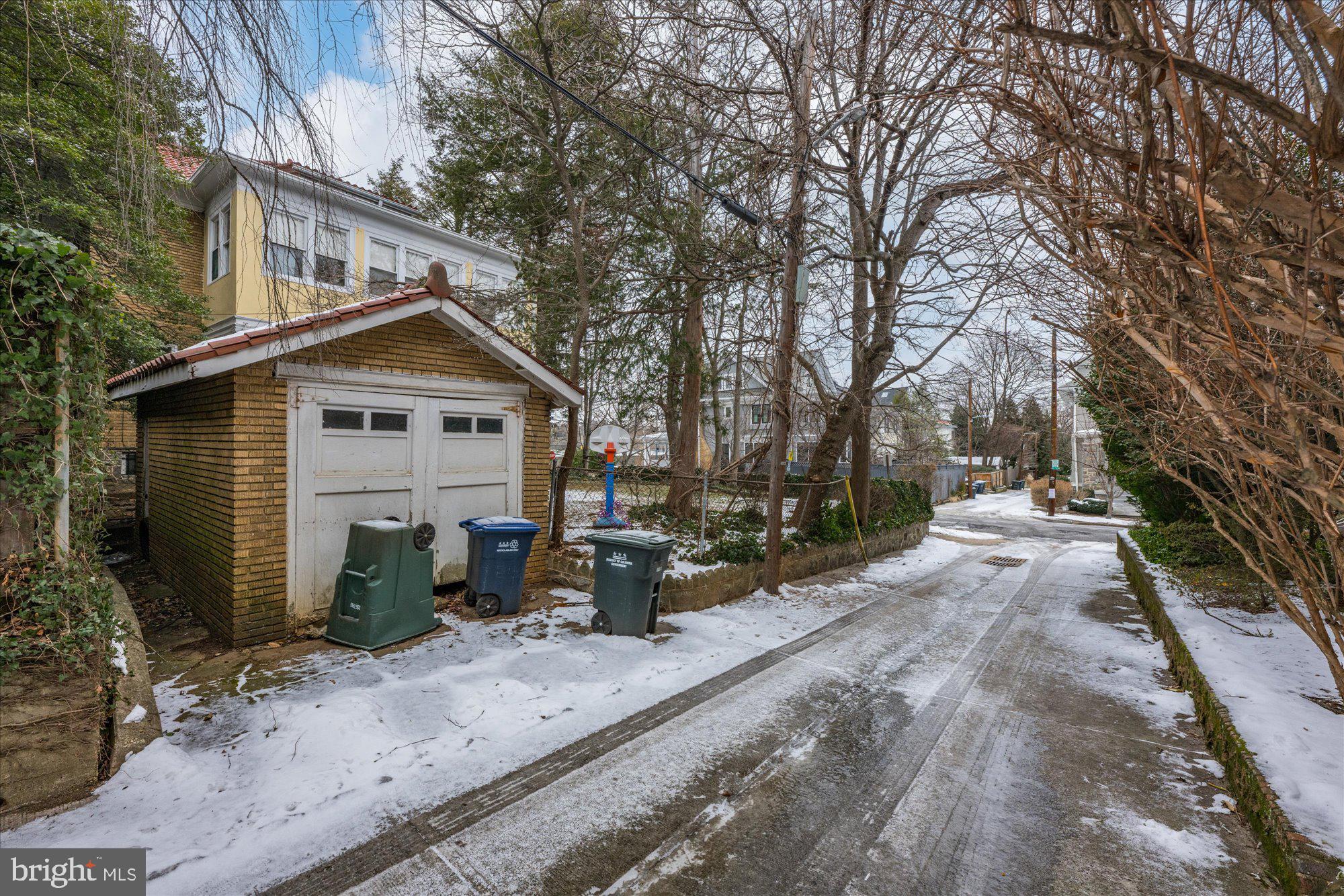 OBSERVATORY CIRCLE - Residential