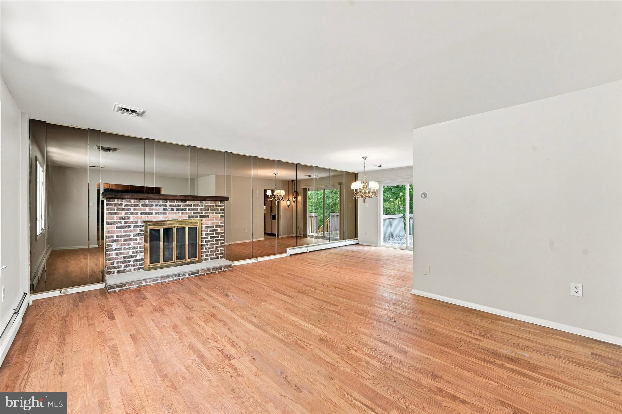 1035 W ALLENS LANE