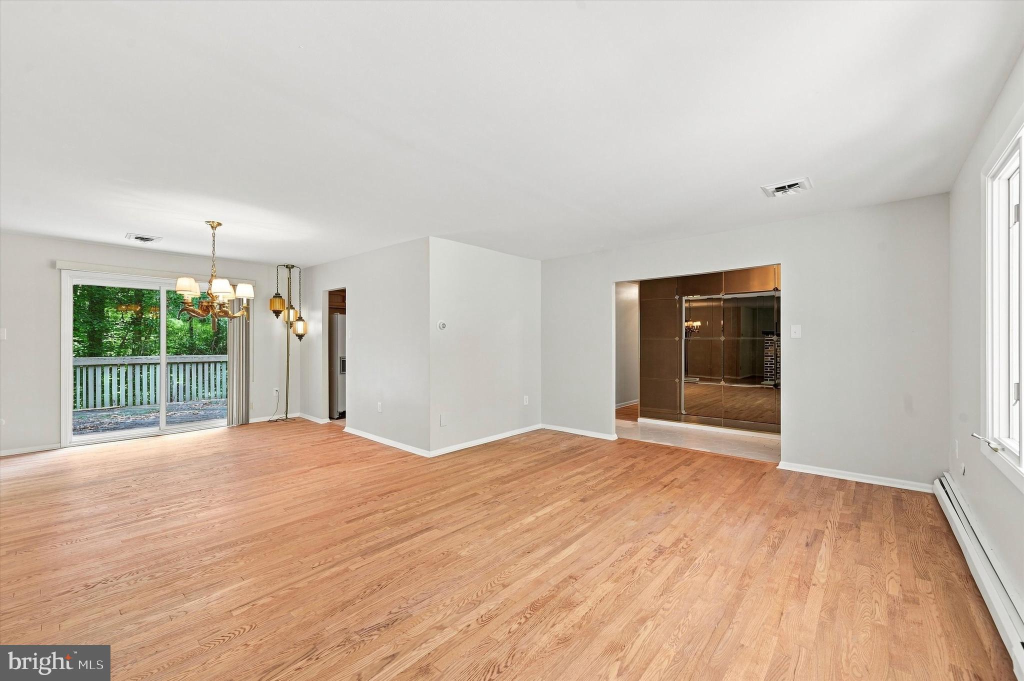 1035 W ALLENS LANE