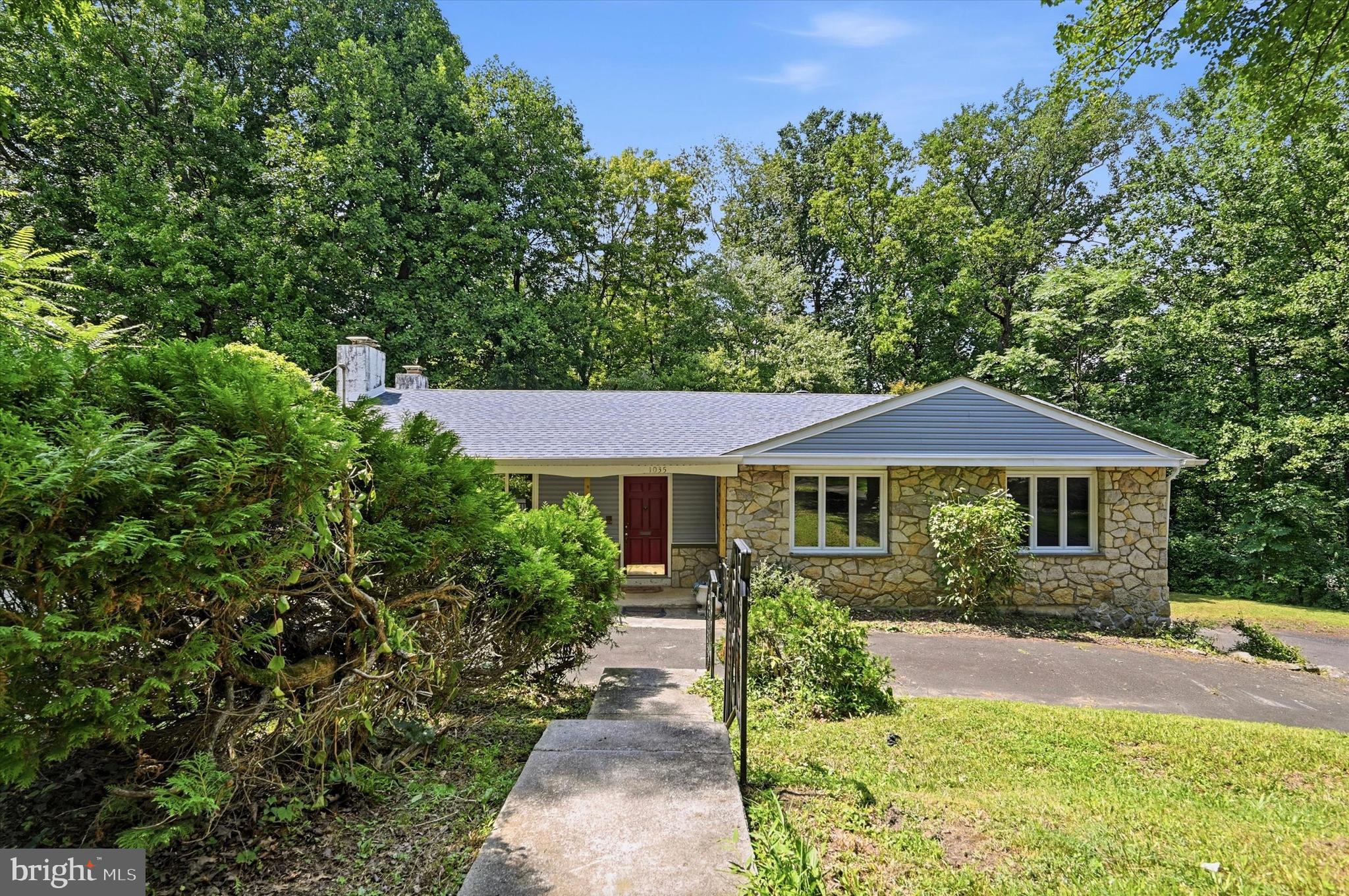 1035 W ALLENS LANE
