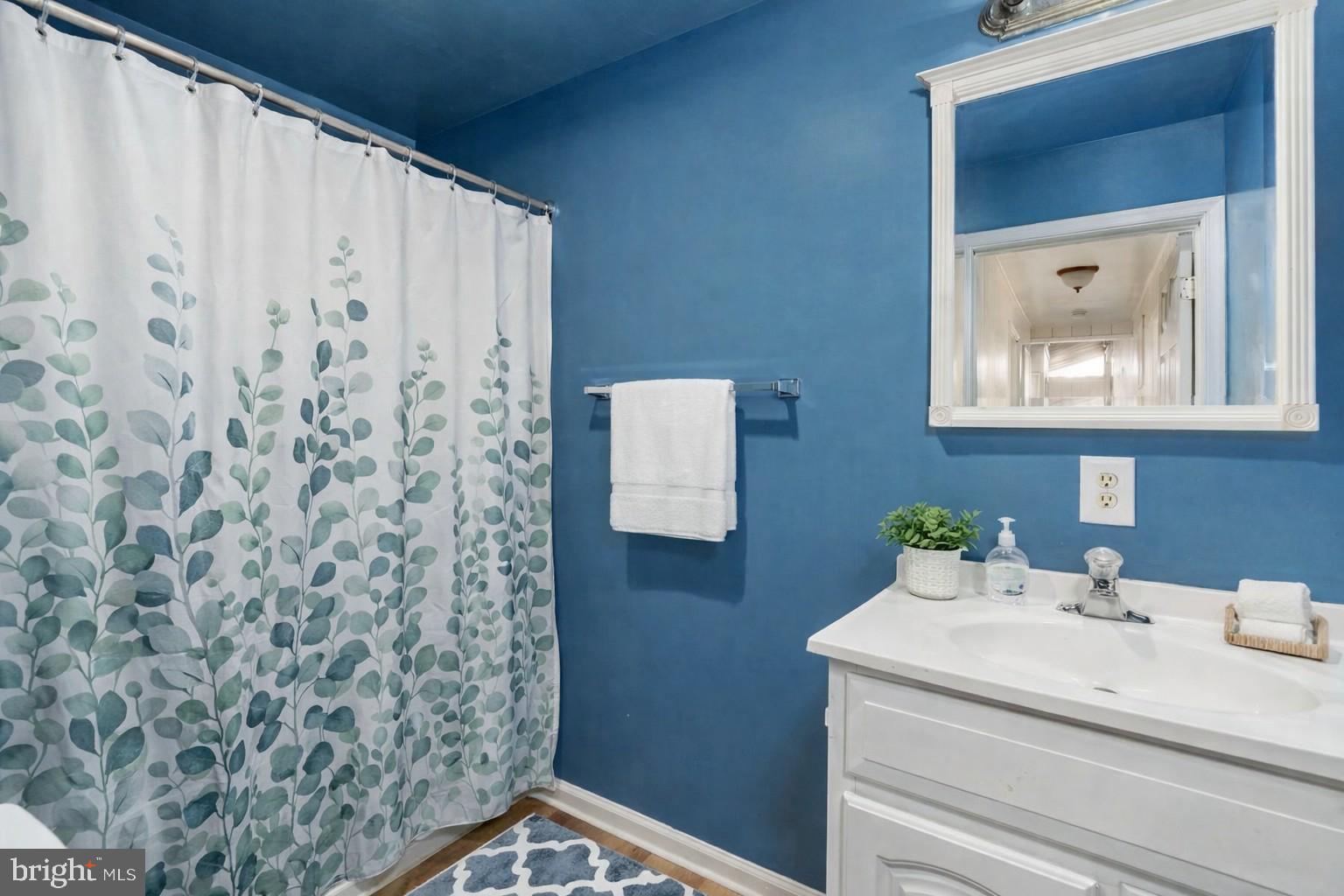 LAKE MONTICELLO - Residential