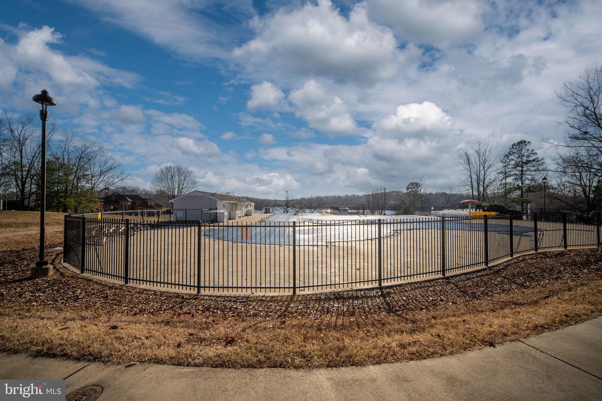 LAKE MONTICELLO - Residential