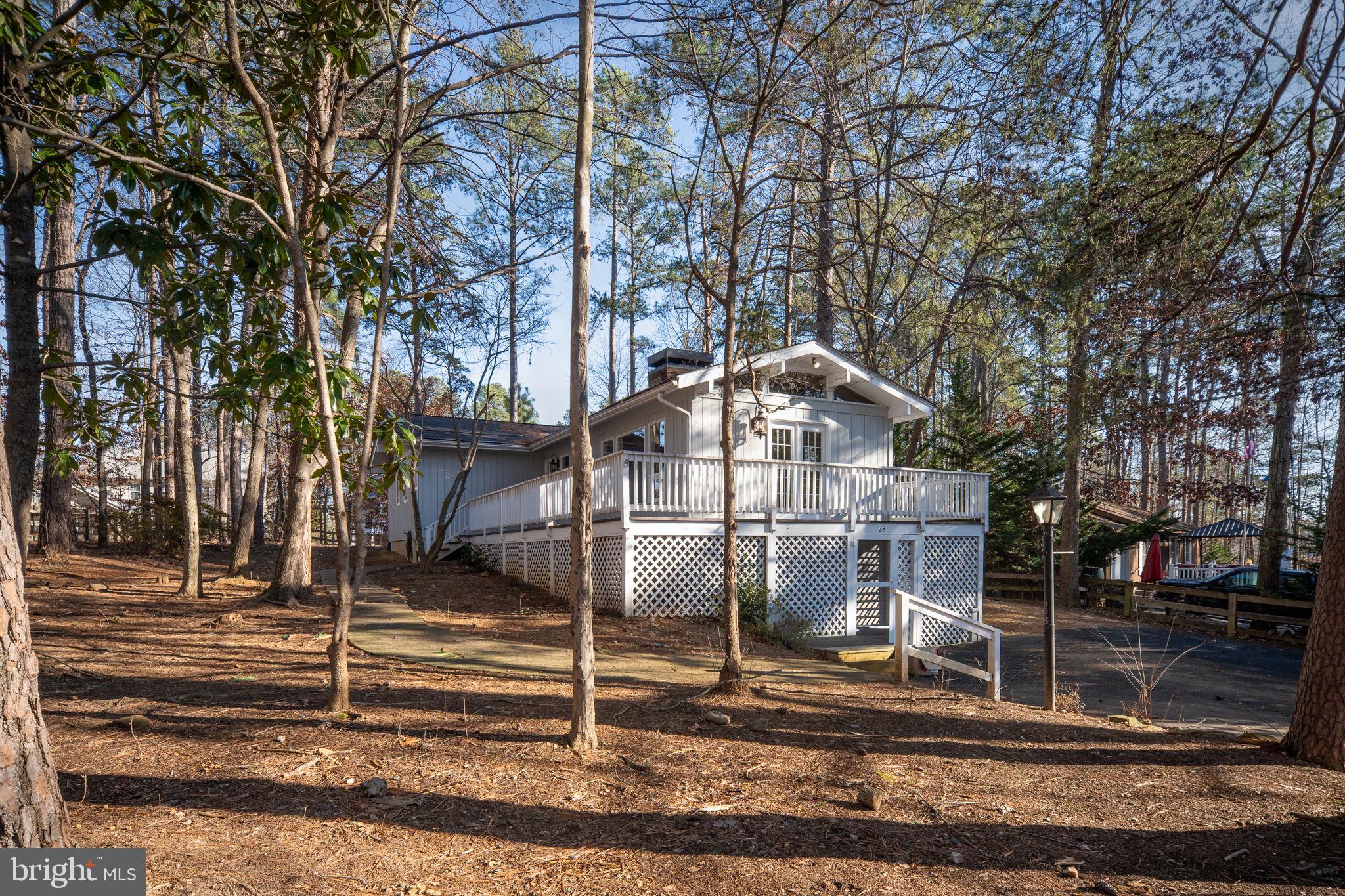 LAKE MONTICELLO - Residential