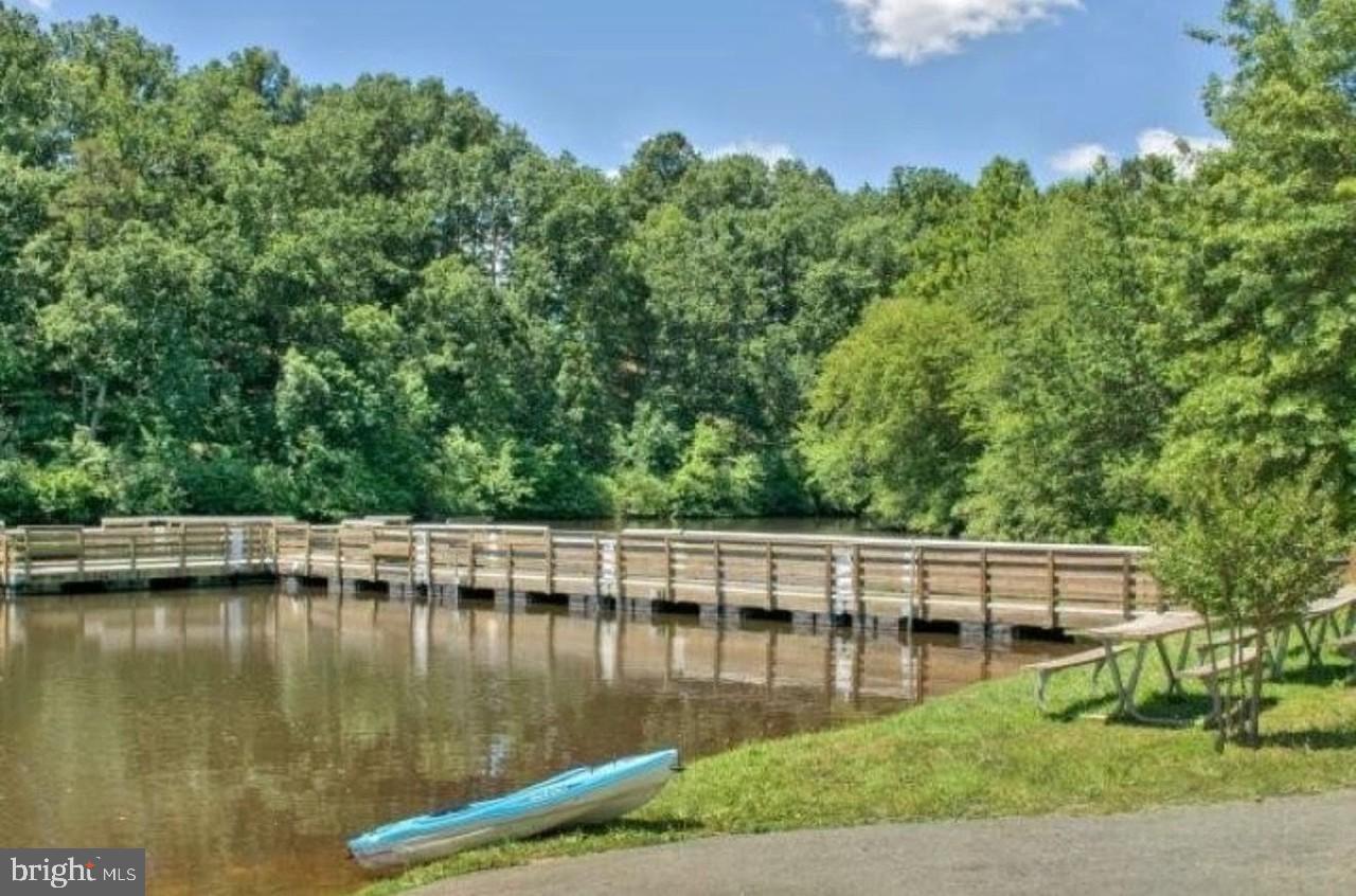 LAKE MONTICELLO - Residential