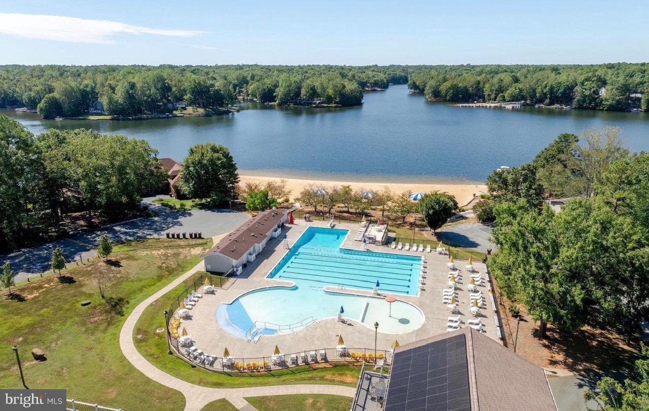 LAKE MONTICELLO - Residential