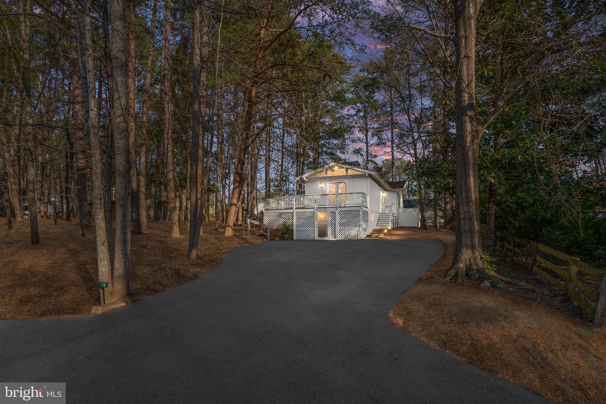 LAKE MONTICELLO - Residential