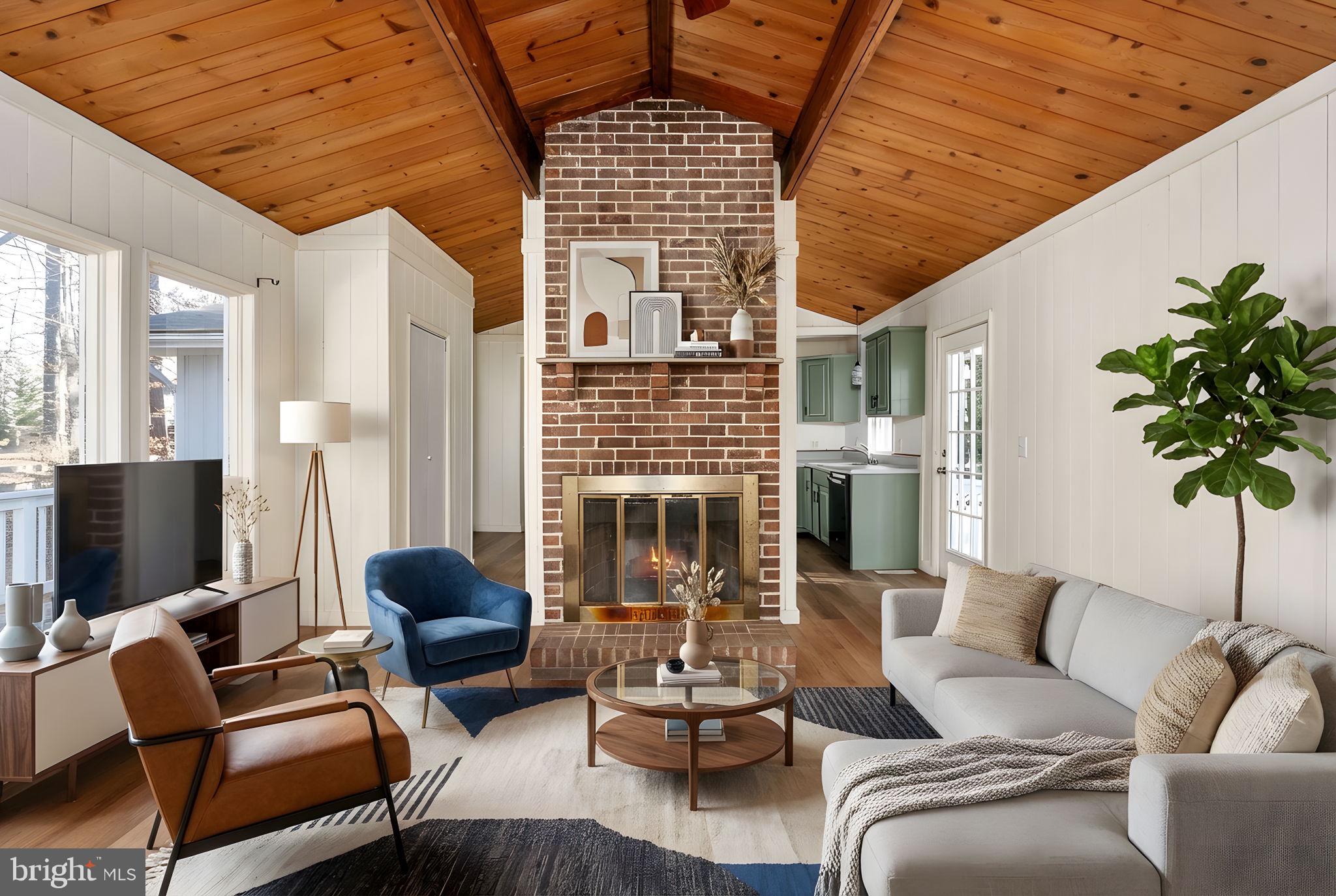 LAKE MONTICELLO - Residential