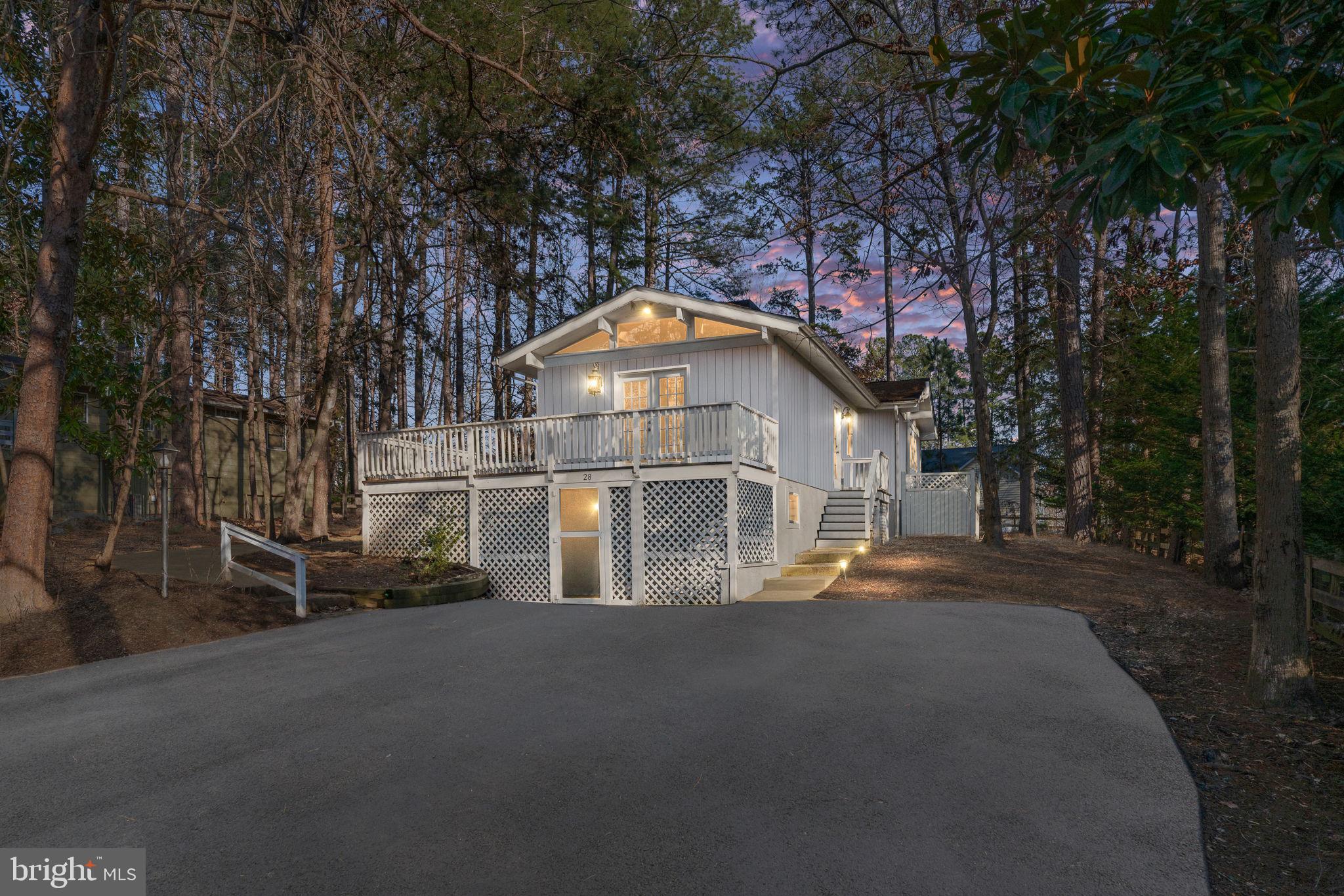 LAKE MONTICELLO - Residential