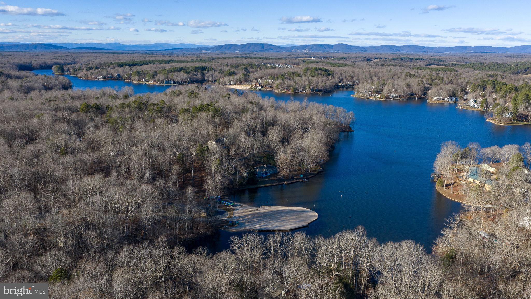LAKE MONTICELLO - Residential