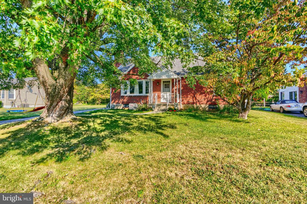 Photo of 741 S Russell Street, YORK, PA 17402 (MLS # PAYK2089994)