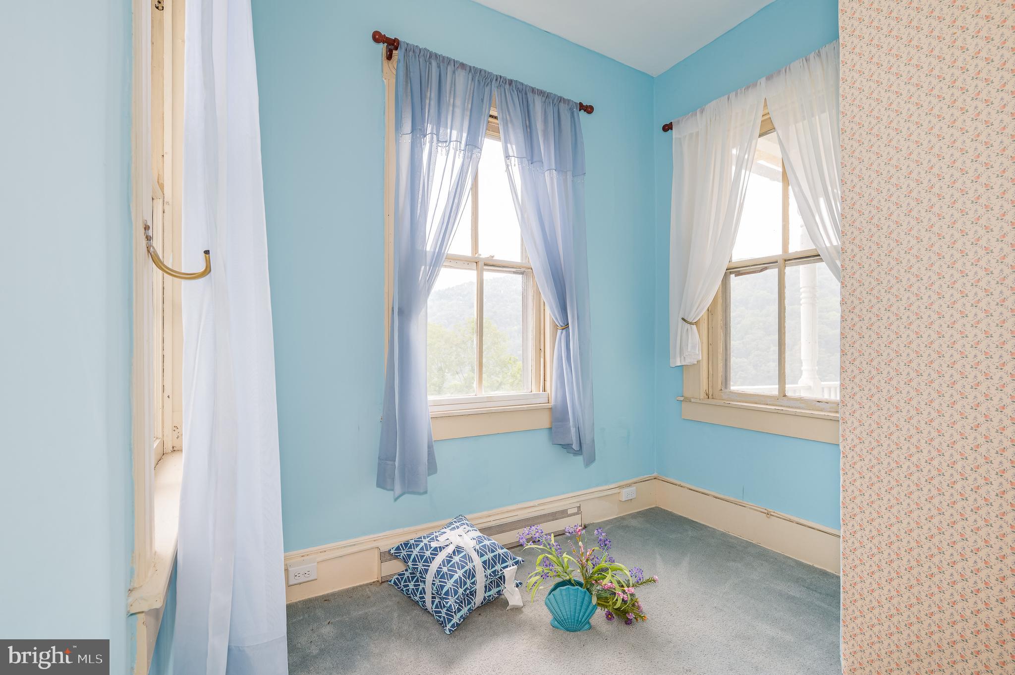 HISTORIC HARPERS FERRY - Residential