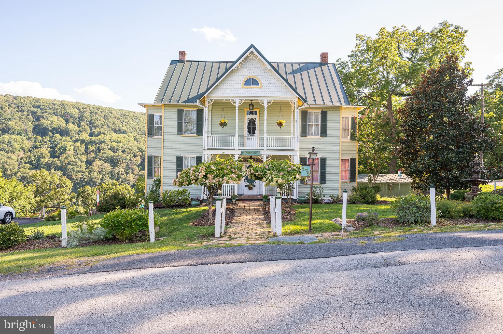 HISTORIC HARPERS FERRY - Residential