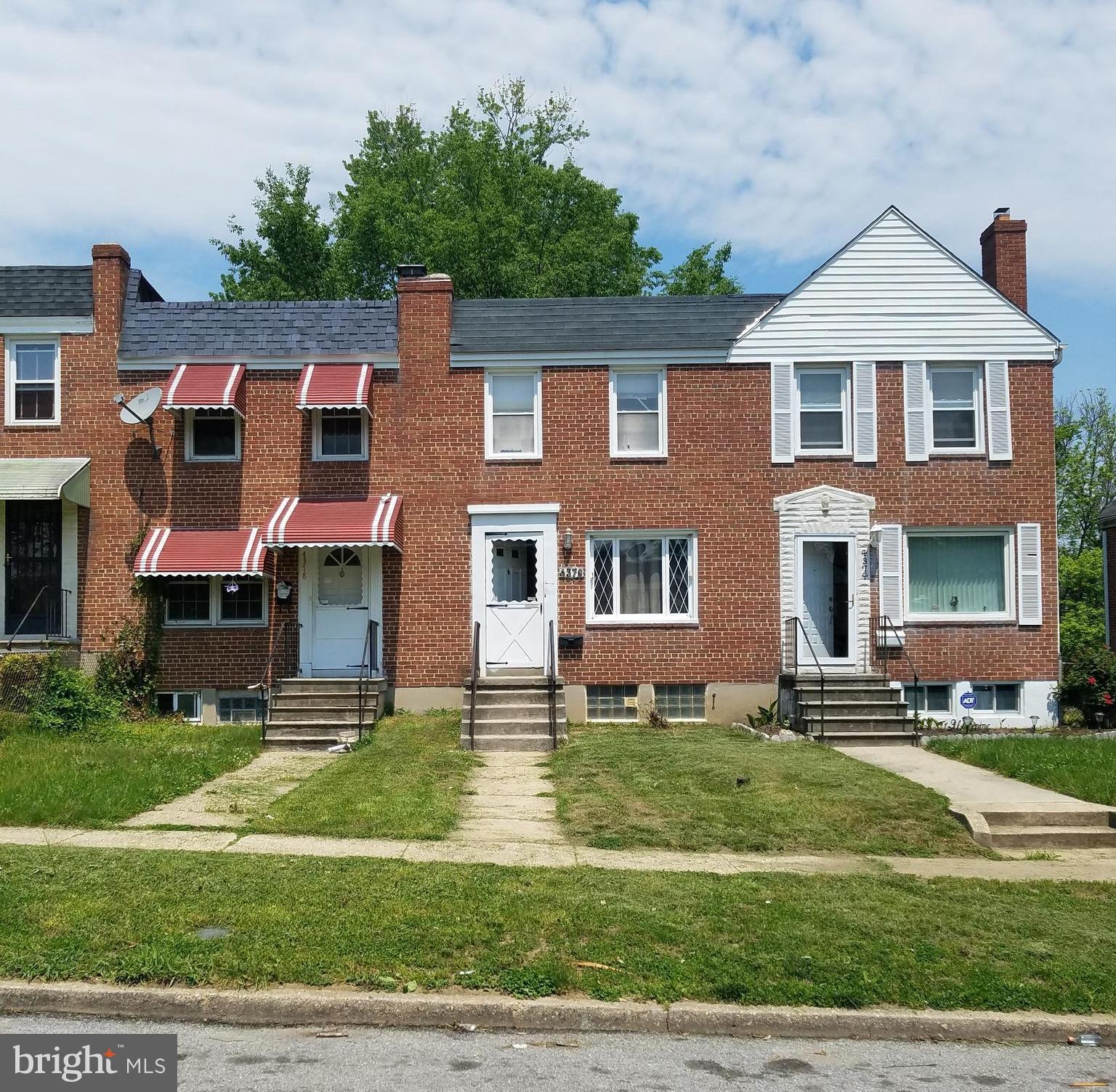Terrace kitchen, newer roof. Some updates. Central air